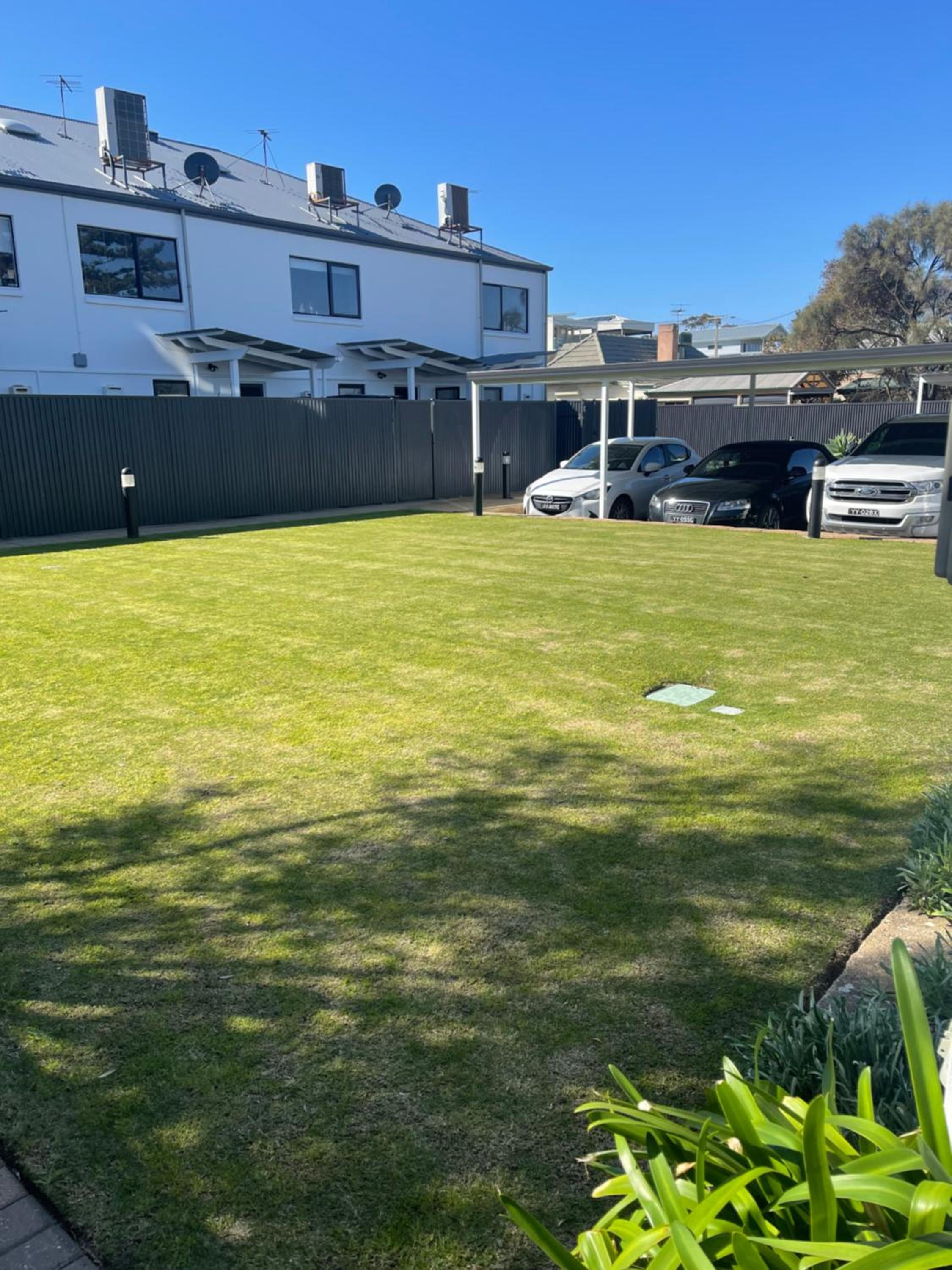 U2 at Moana Beach Esplanade - Exclusive 2 Bdrm Apt - WiFi - Spa - Pet Friendly