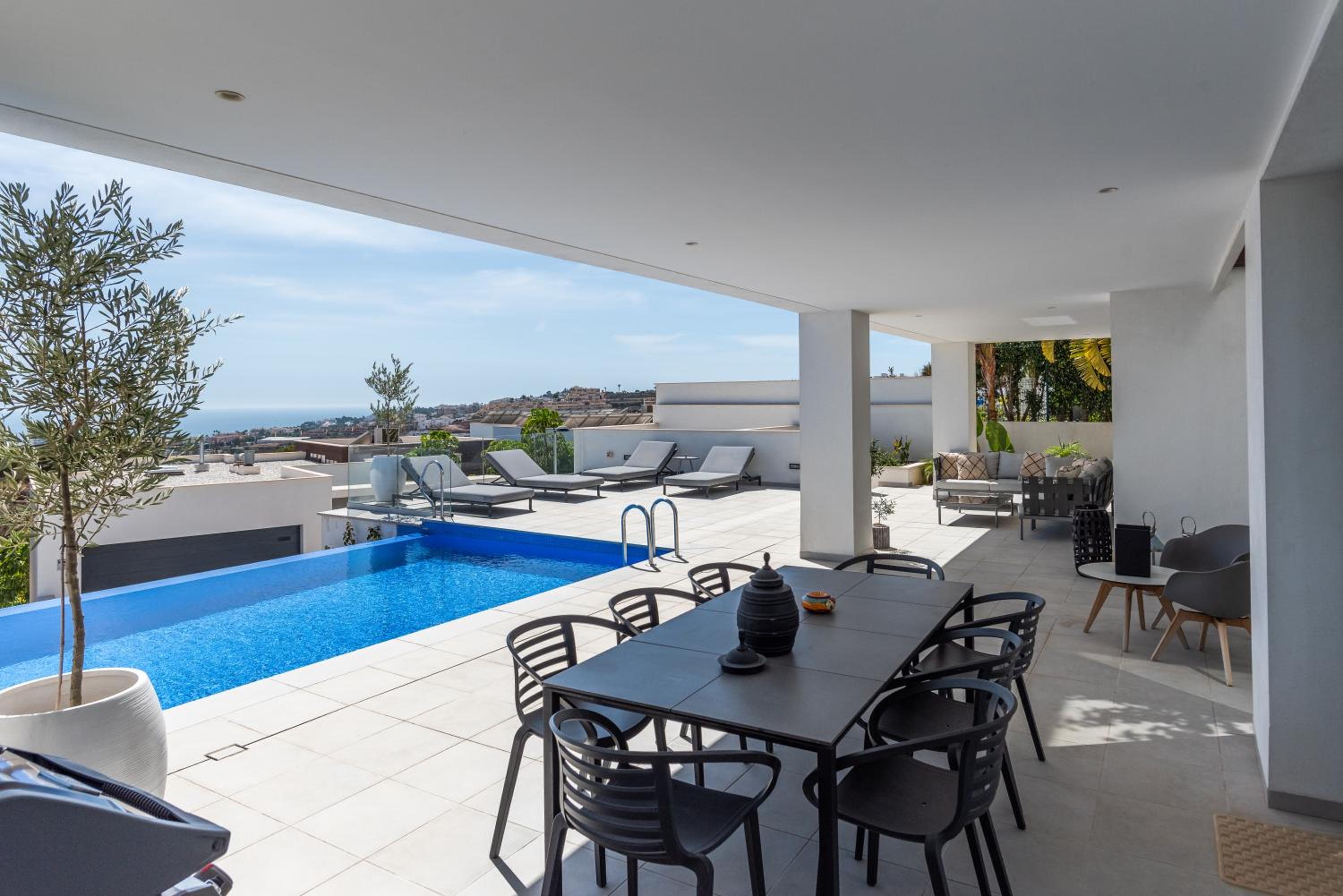 3 Bed Dream Villa with pool & panormaic sea views