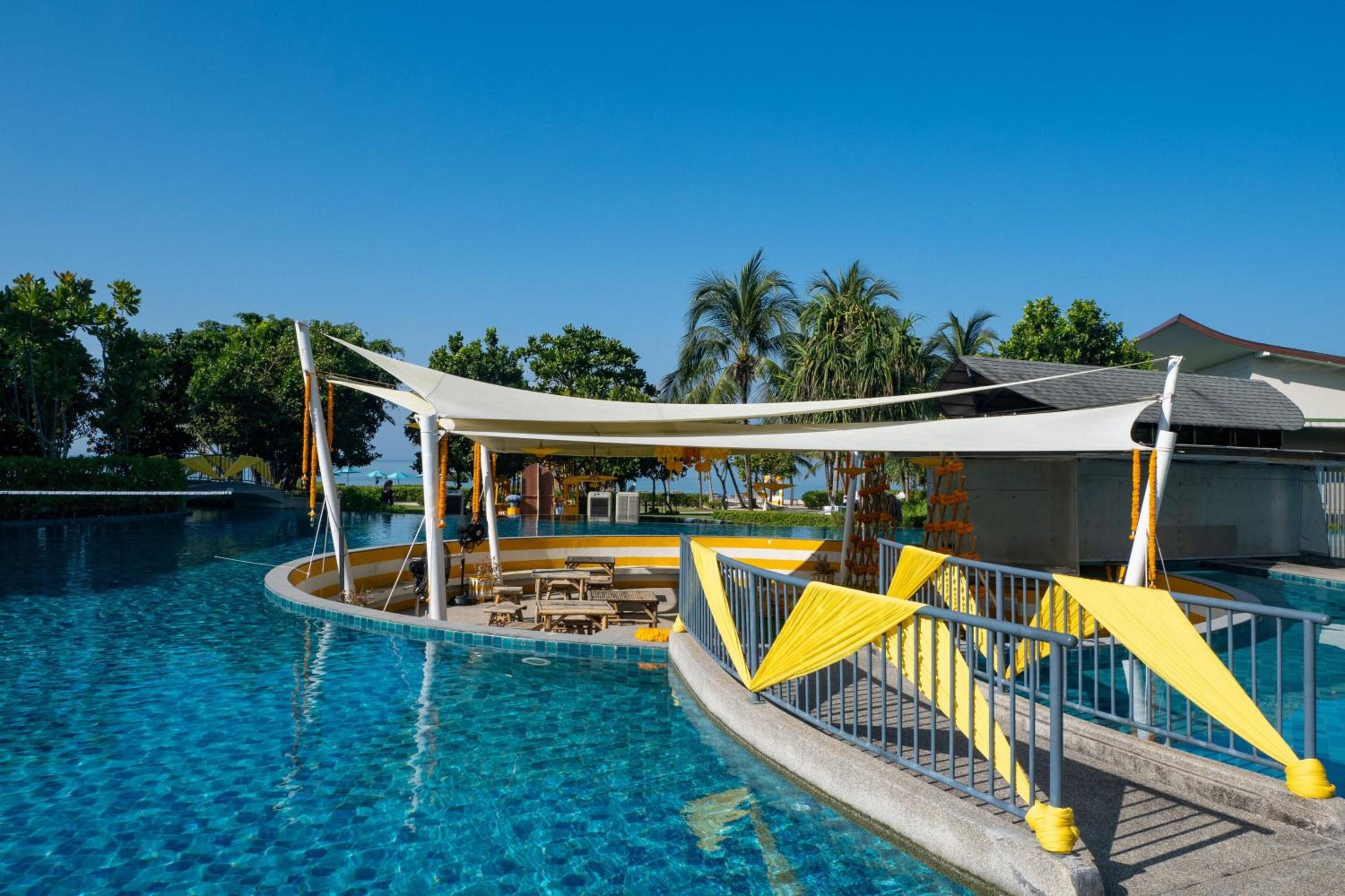 Le Meridien Khao Lak Resort & Spa