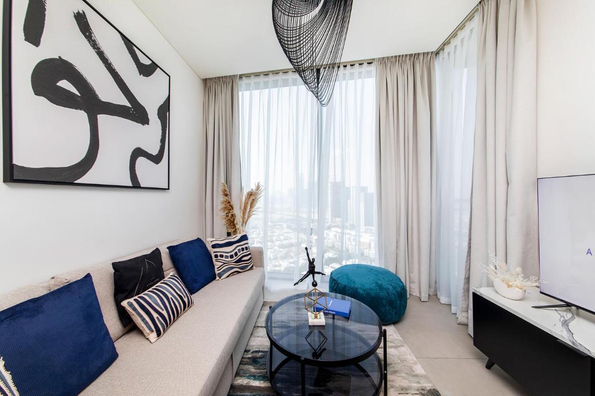 Sobha Waves 1BR with panoramic views of the city