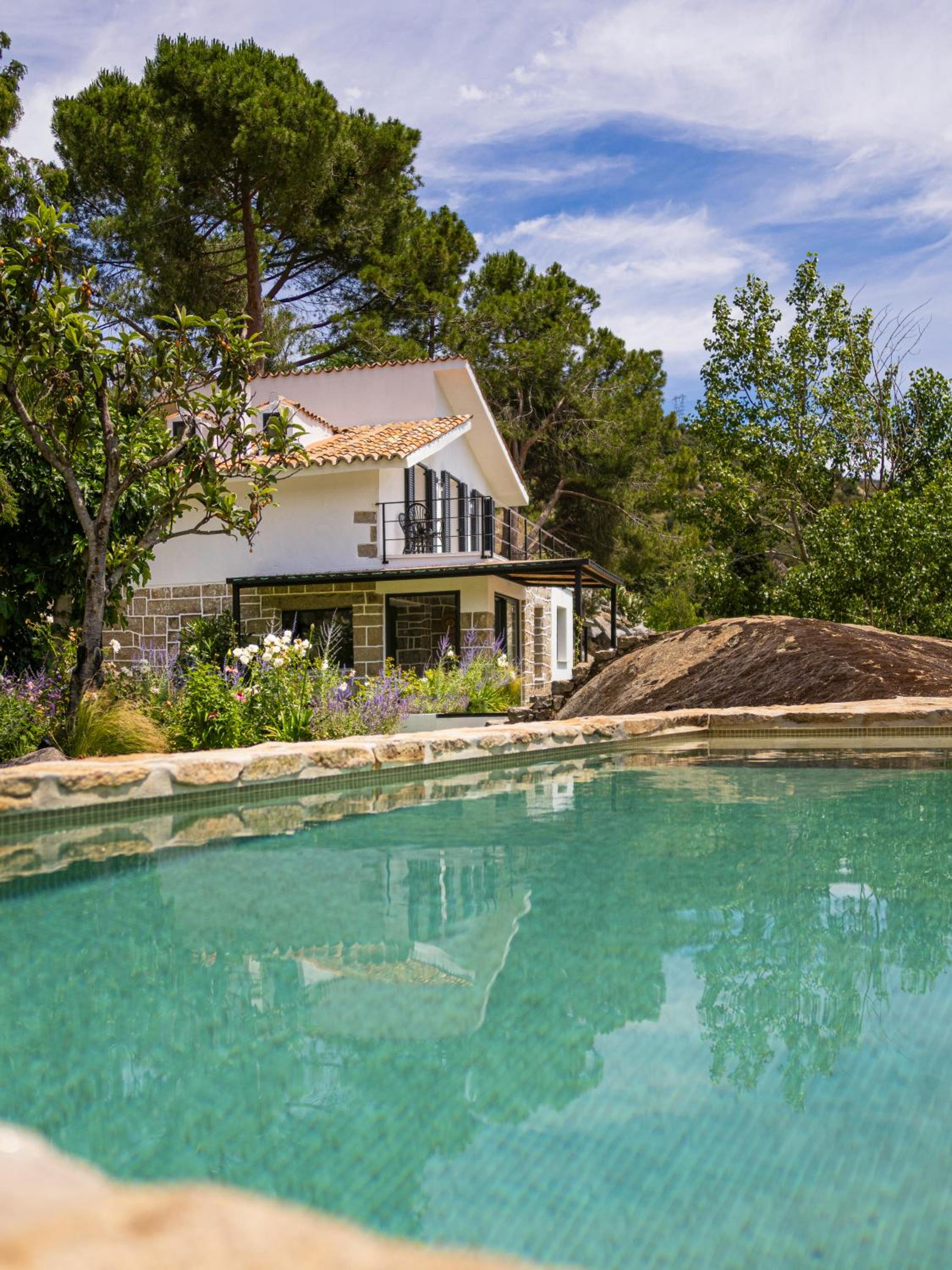 Casa junto al Pantano de Burguillo