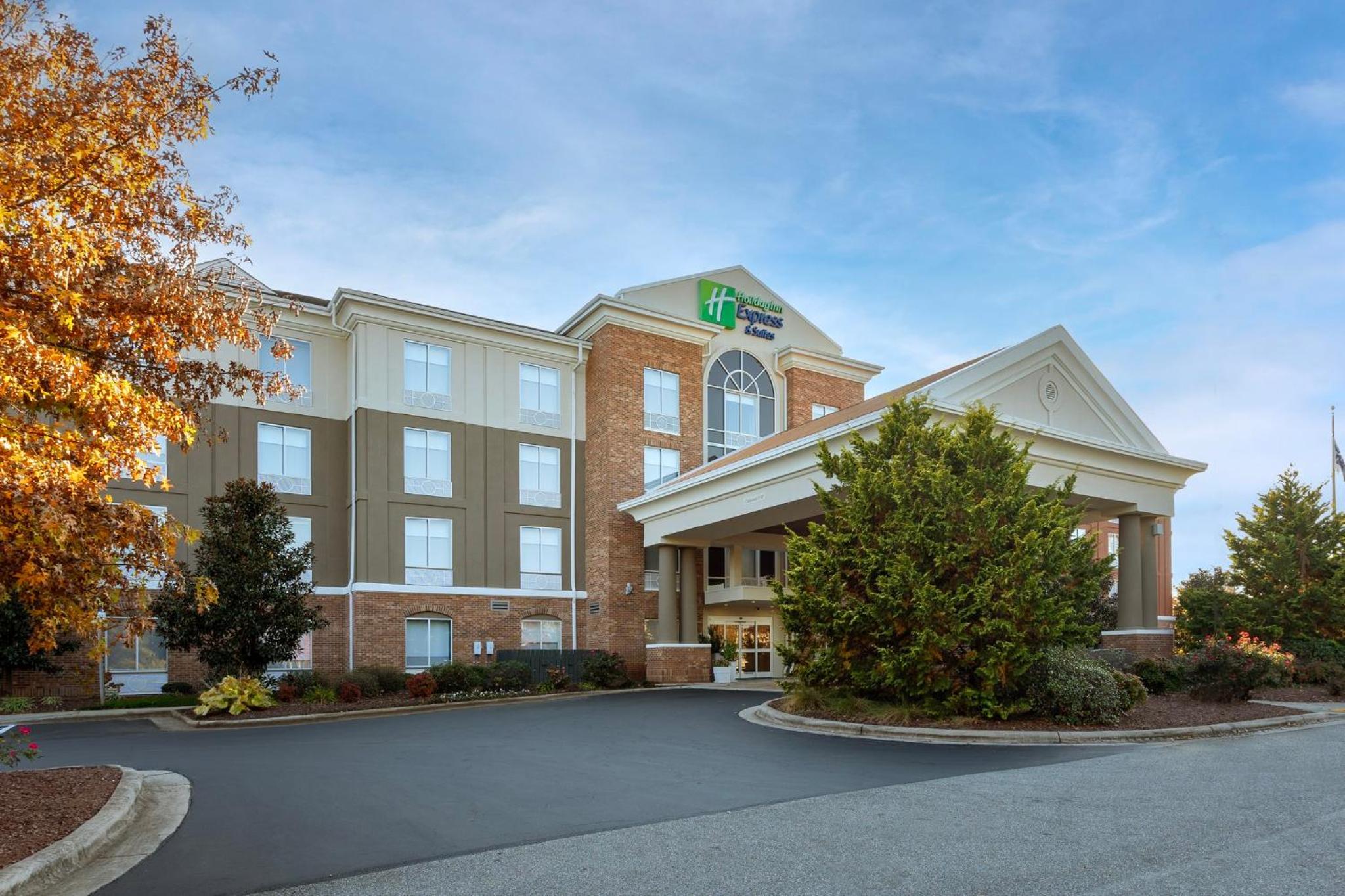 Hotel Holiday Inn Express Hotel & Suites Greensboro - Airport Area, an IHG Hotel - Image 1