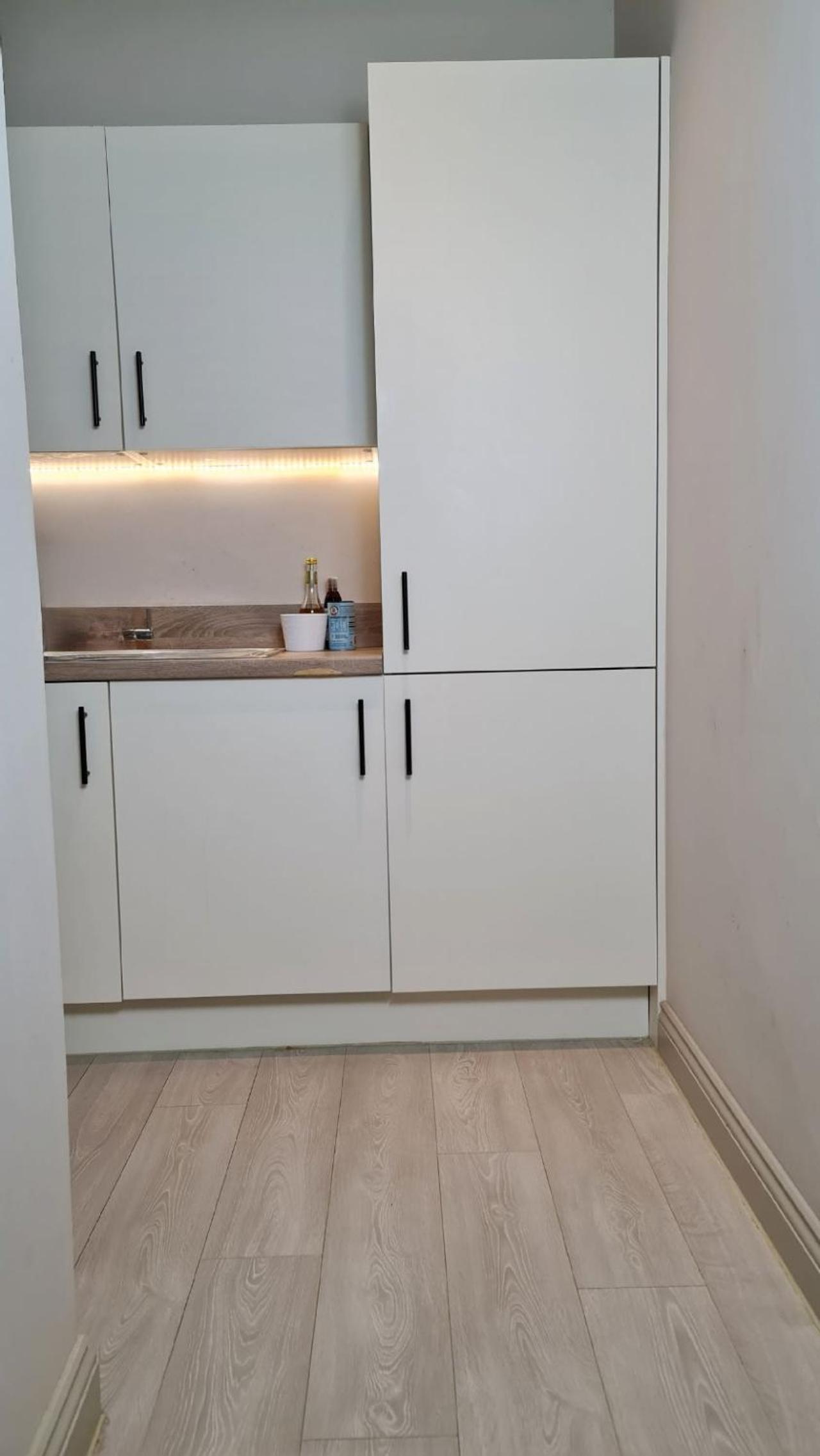 Kest Cozy Apartment in Leeds! view 5