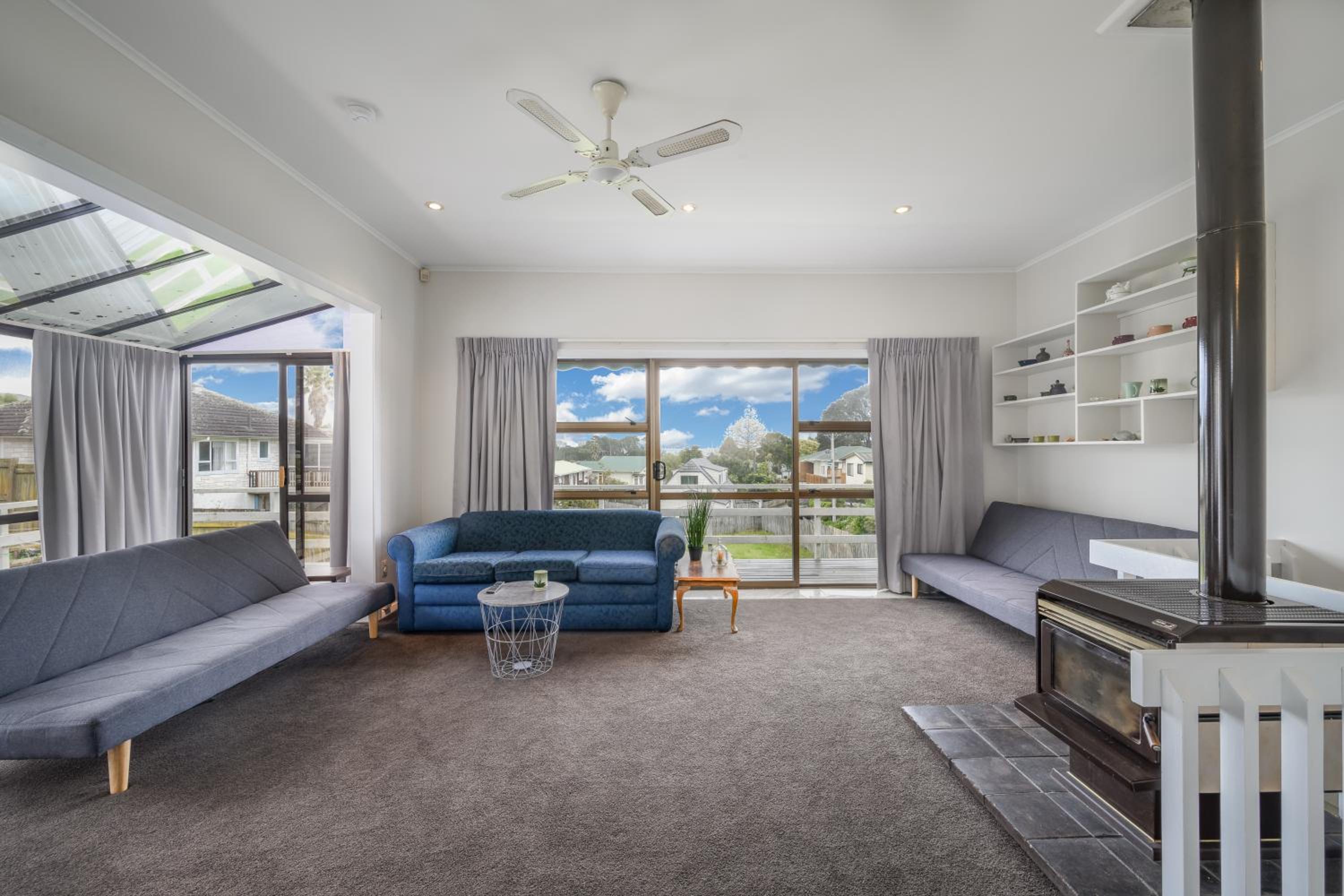 Large 6BR House South Auckland view 5