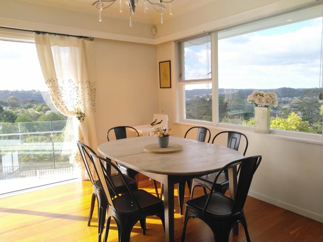 Large 6BR House South Auckland view 3