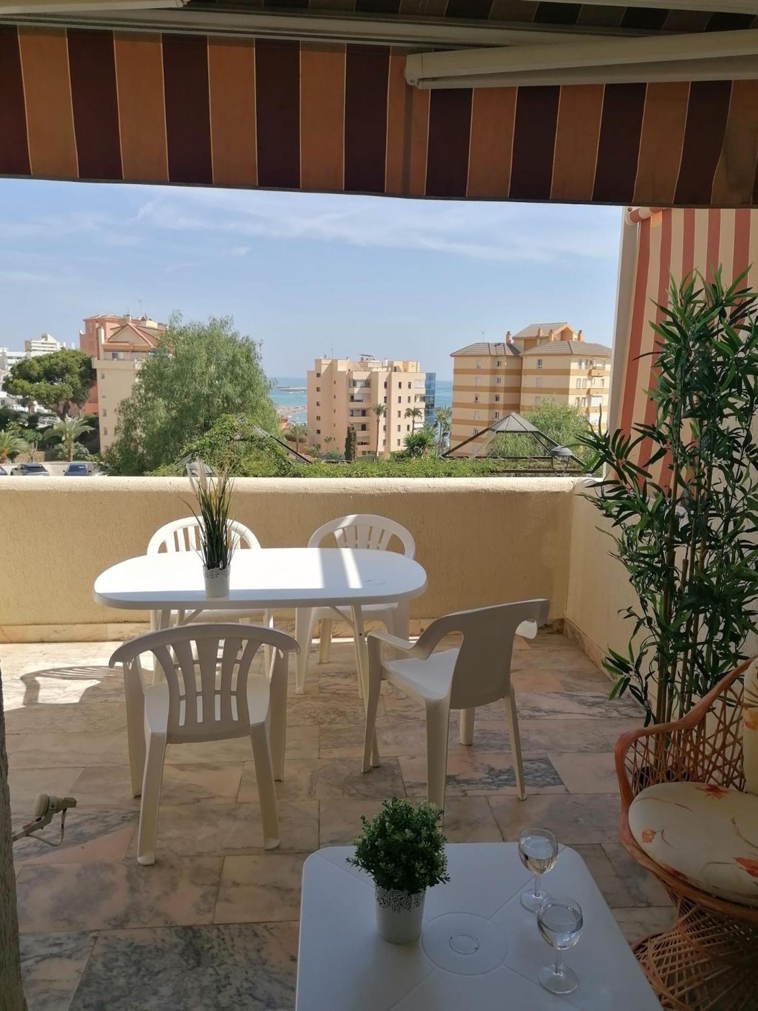 Estudio terraza vista mar parking gratuito piscinas