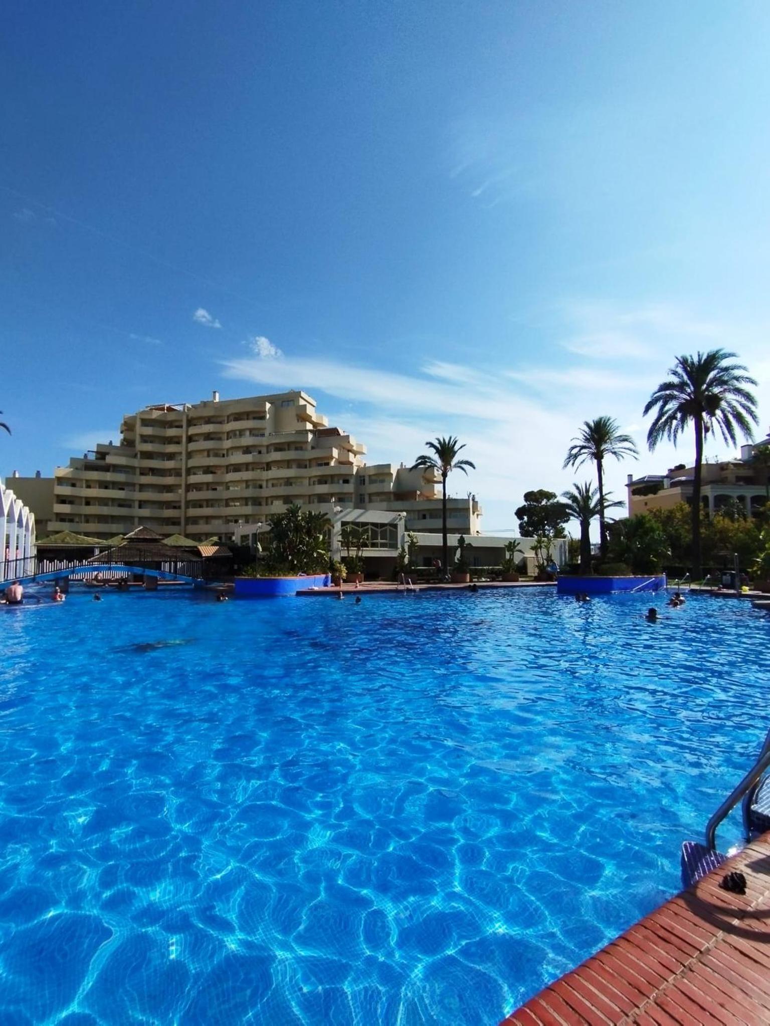 Estudio terraza vista mar parking gratuito piscinas