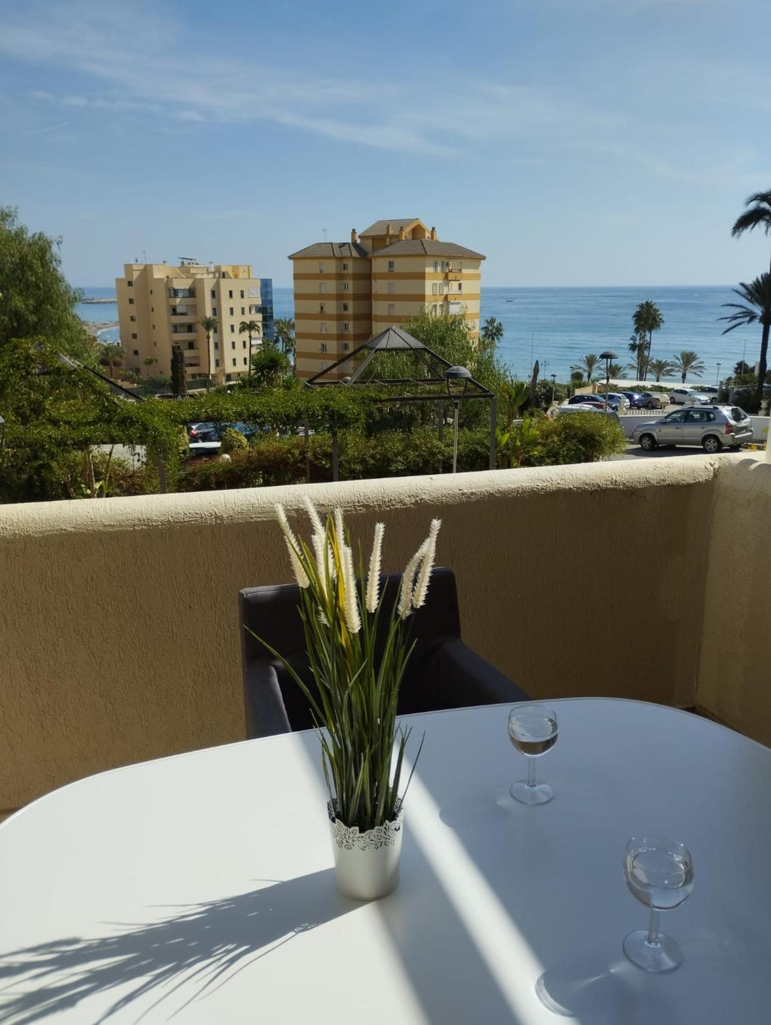 Estudio terraza vista mar parking gratuito piscinas