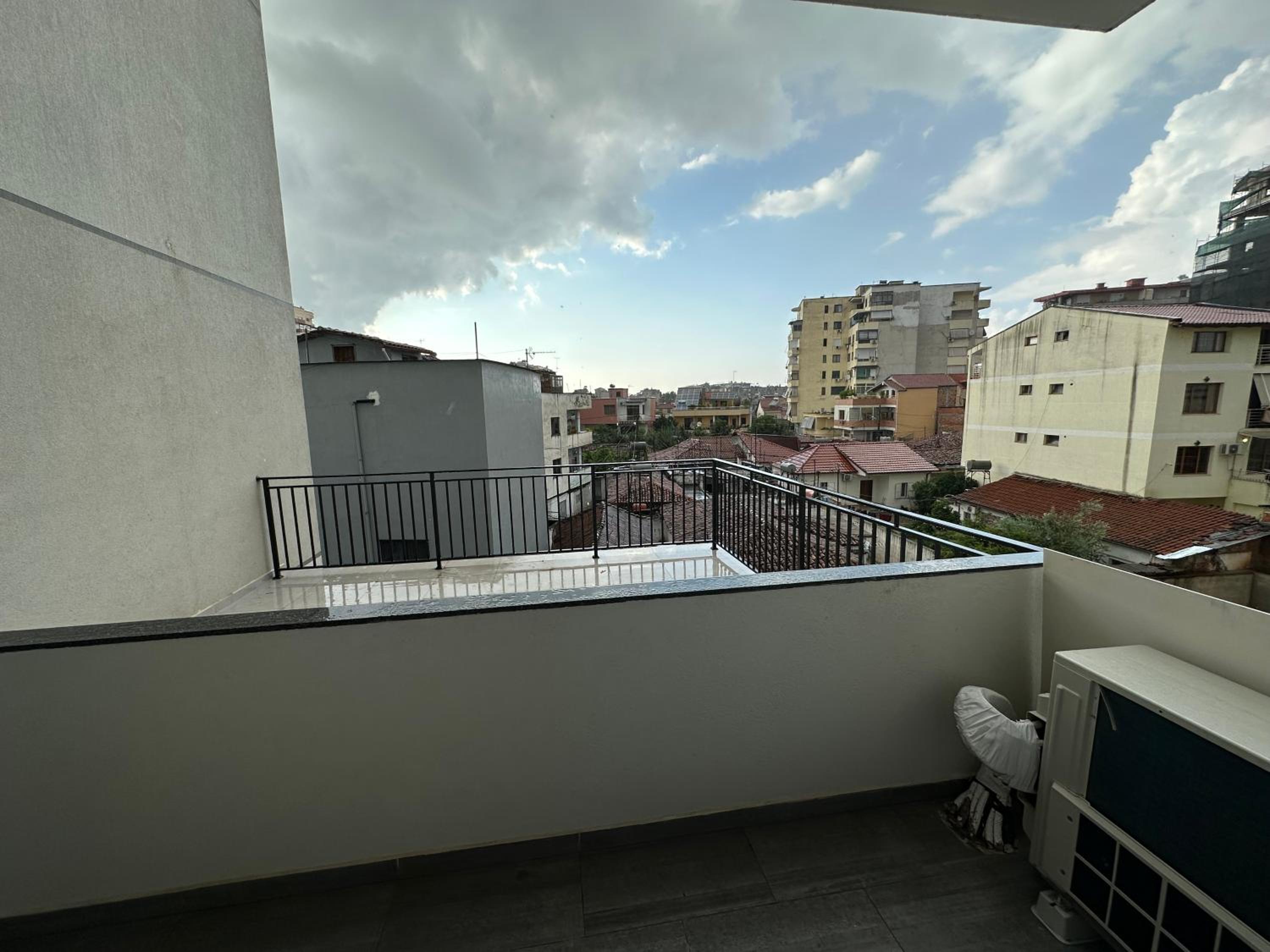 Golden Center Apartment