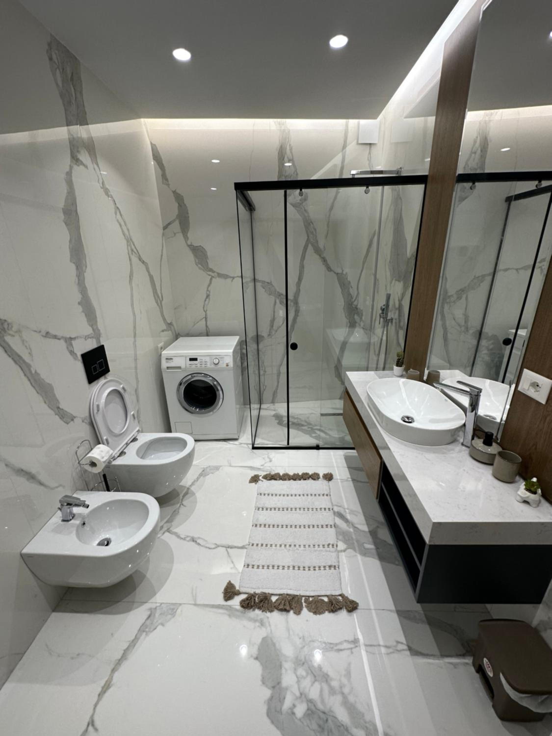 Golden Center Apartment
