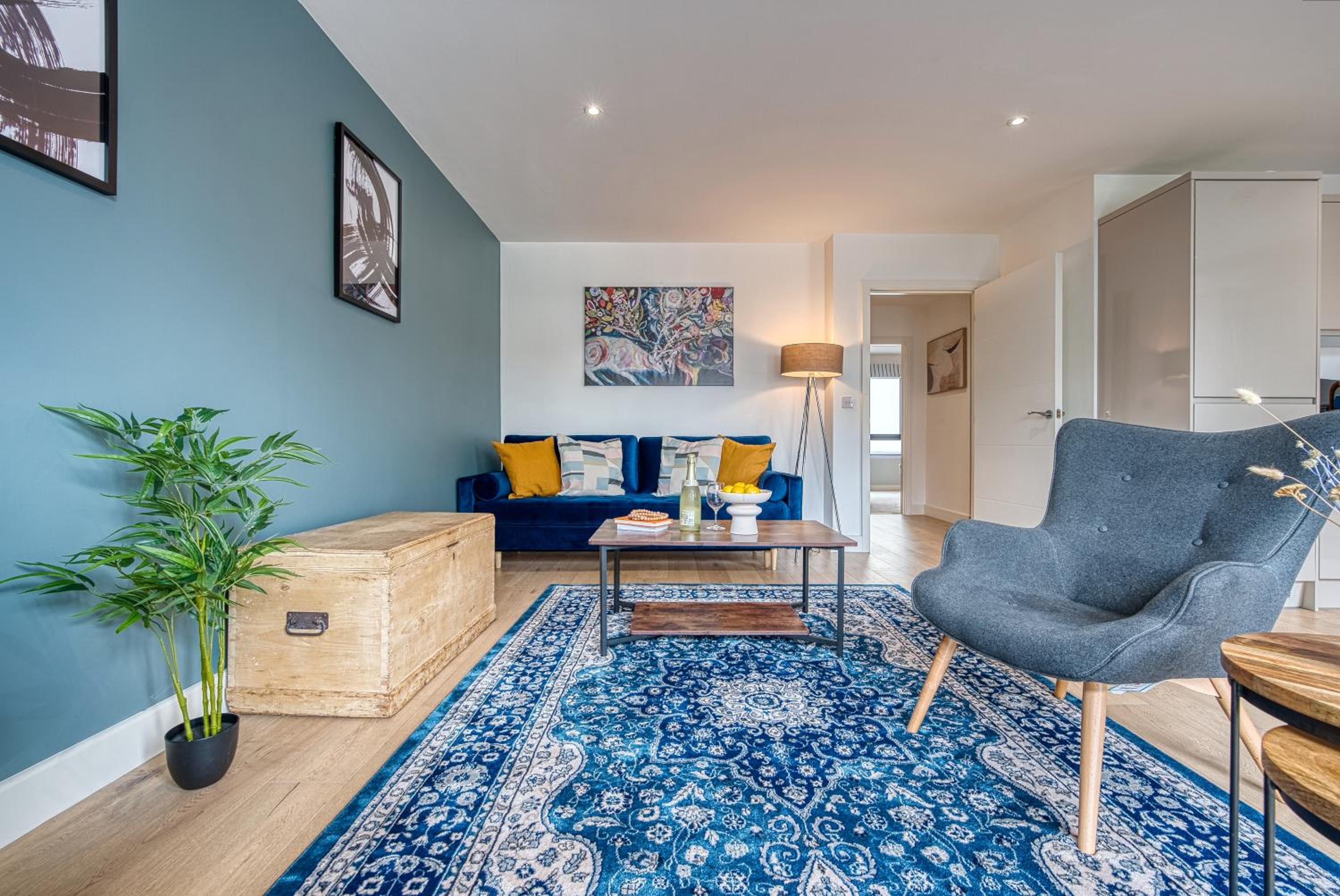 2-Bedroom Cosy, Spacious, & Modern City Apartment, Prime Location! Sleeps 6, Southampton Ocean Village - by Blue Puffin Stays view 4