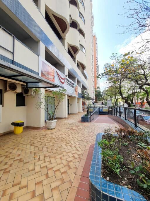 02 dorms c/suíte, 100m da Praia de Pitangueiras