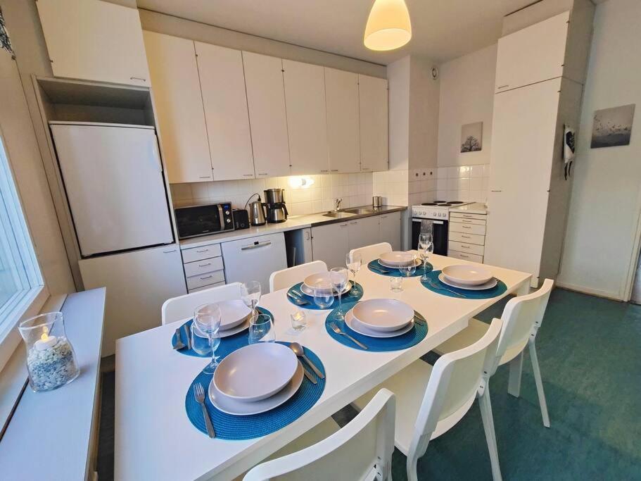 Spacious apartment with balcony and free WiFi