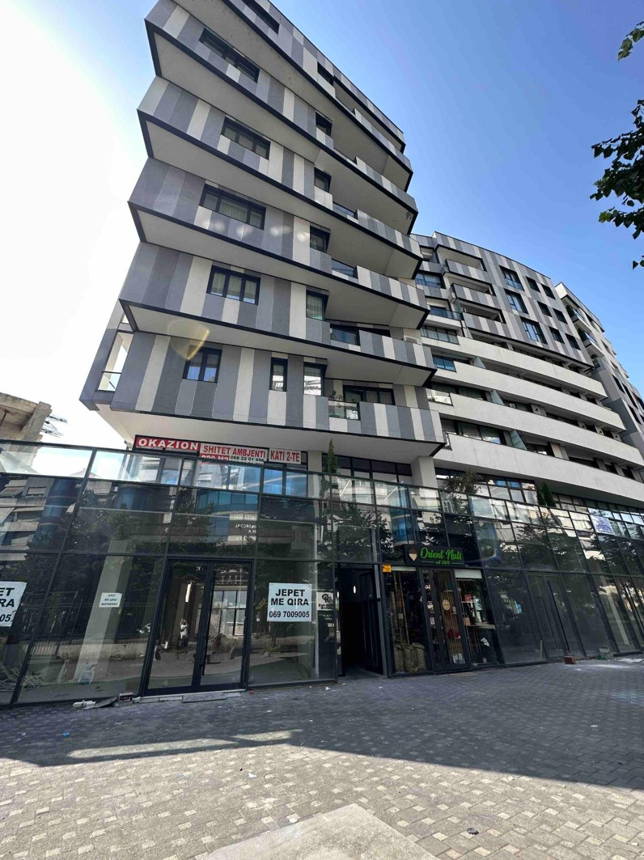 Golden Center Apartment