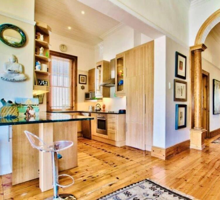 Camps Bay Authentic & Historical! view 4
