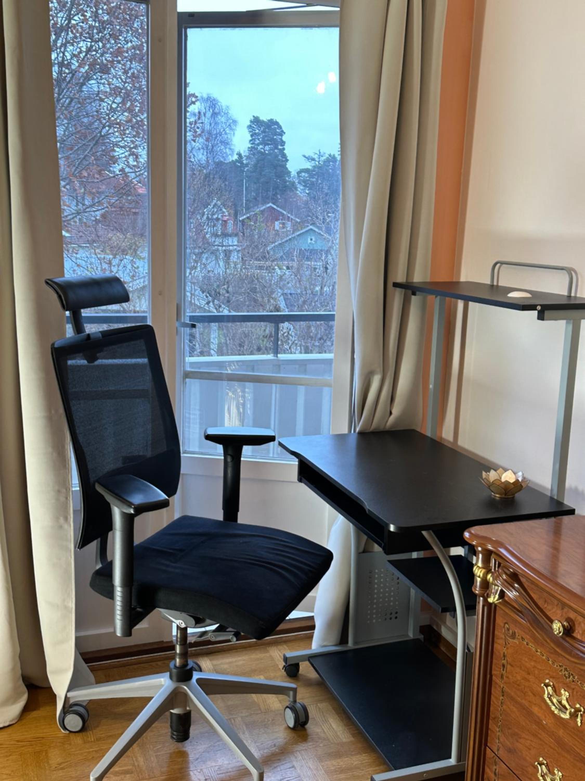 Stockholm City Room for digital Nomads Elegance & Comfort - Tryggt & Privat - Room3 view 5