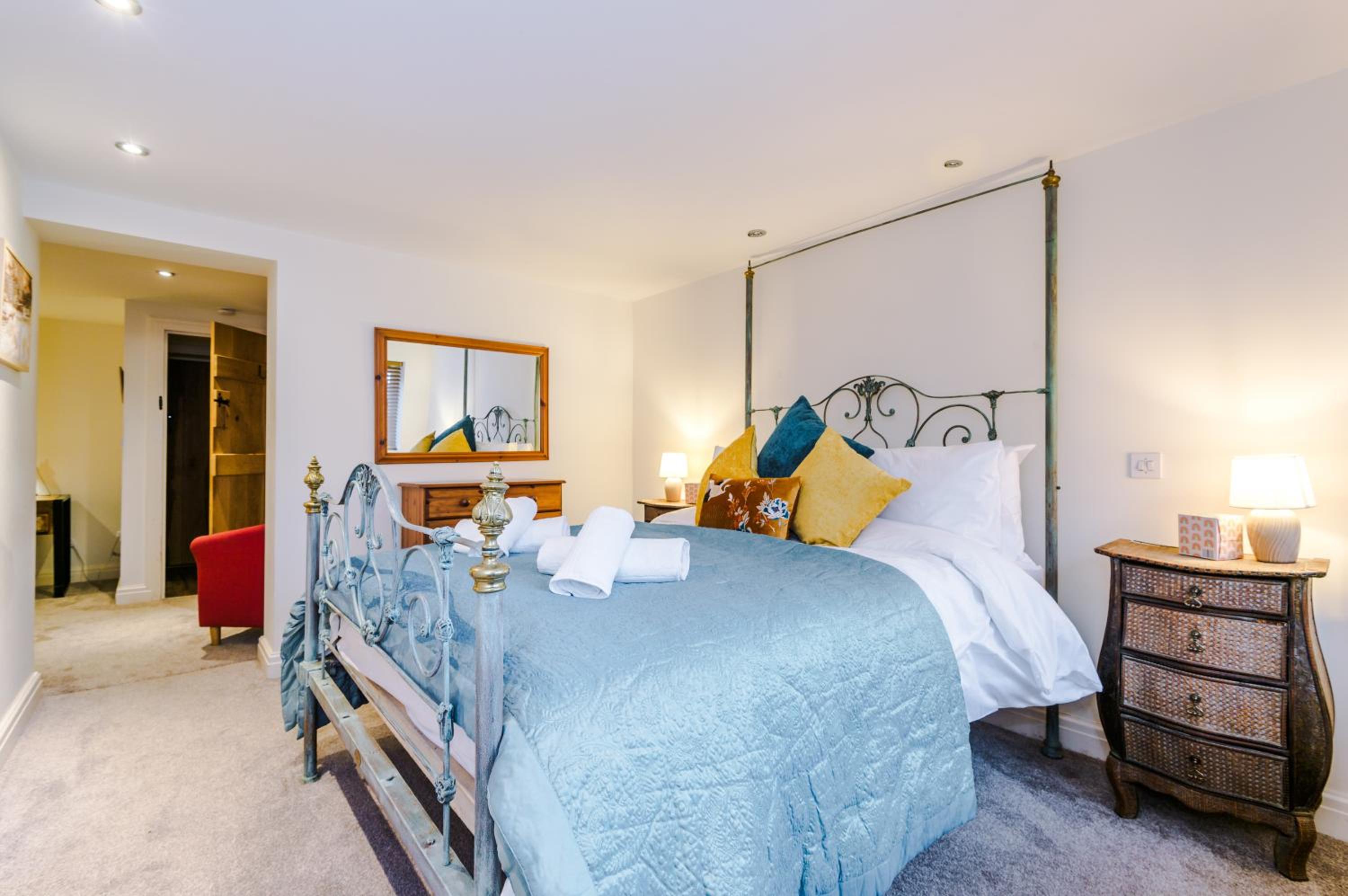 Host & Stay - Belvedere House view 4