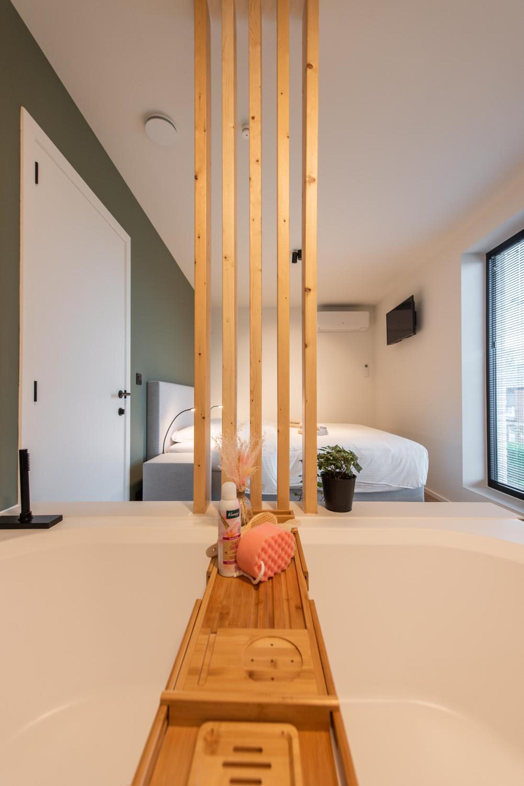 NIEUW De Grenspaal NOORD 6P - 3SLPK 5 min Maastricht - SAUNA - LAADPAAL