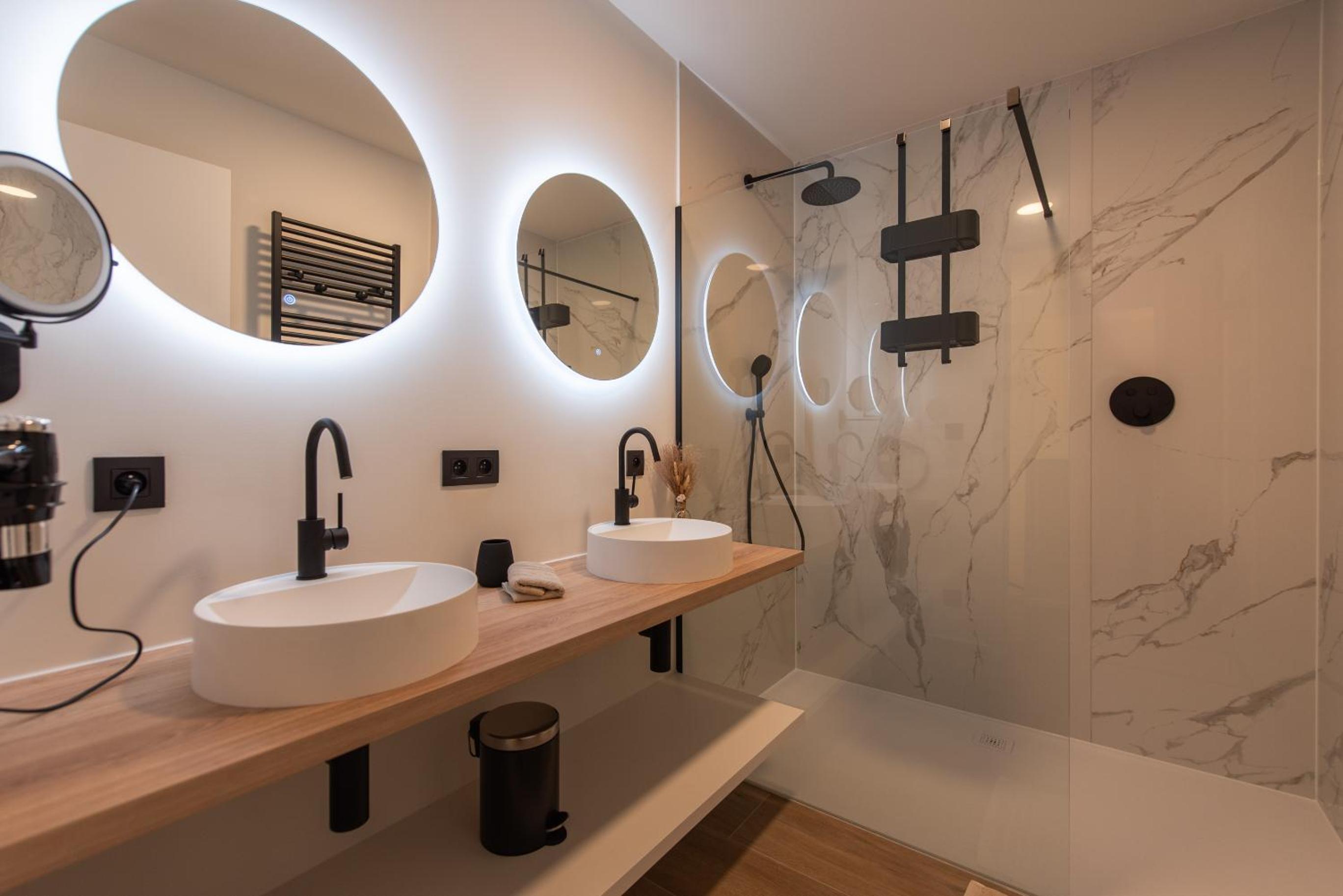 NIEUW De Grenspaal NOORD 6P - 3SLPK 5 min Maastricht - SAUNA - LAADPAAL