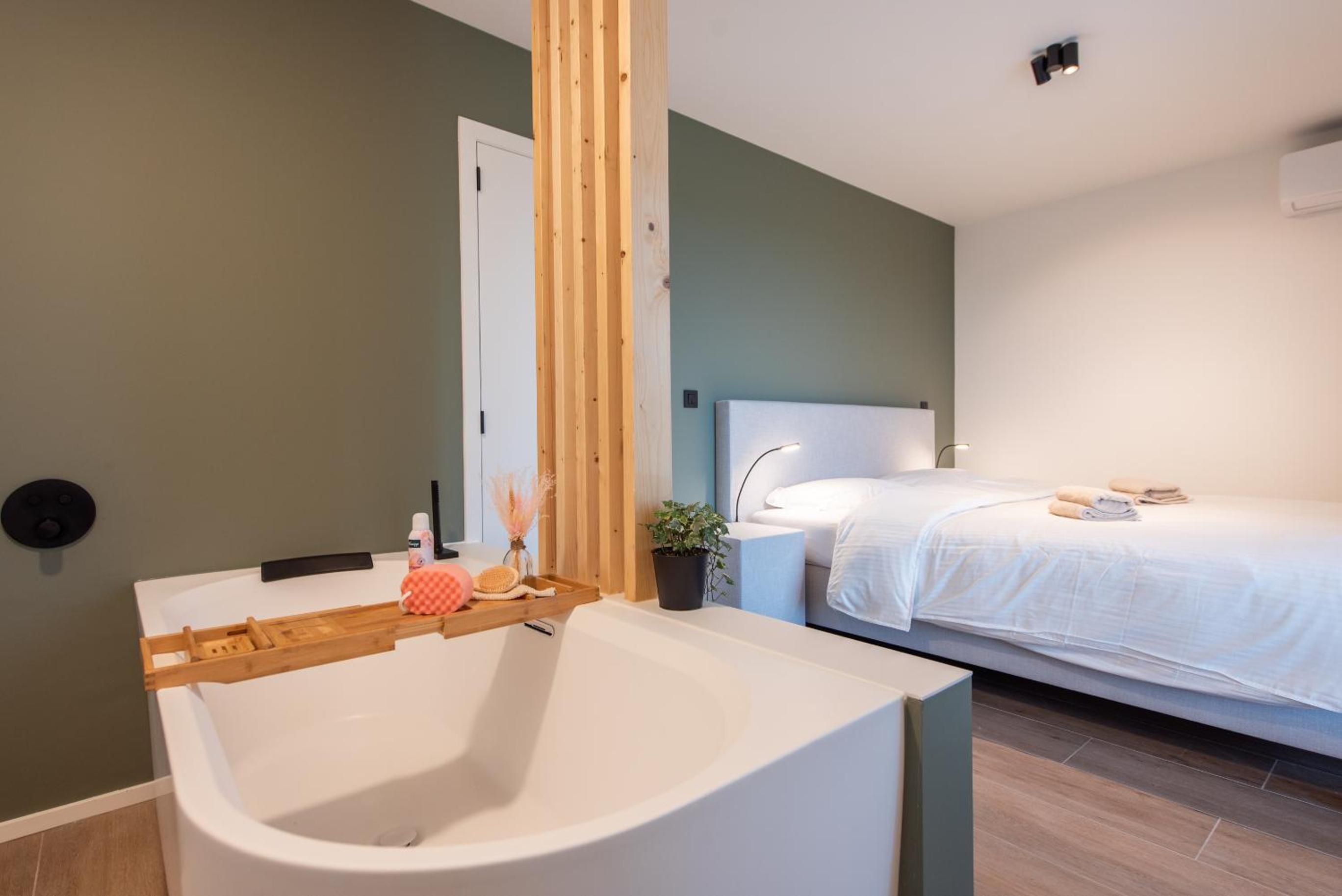 NIEUW De Grenspaal NOORD 6P - 3SLPK 5 min Maastricht - SAUNA - LAADPAAL
