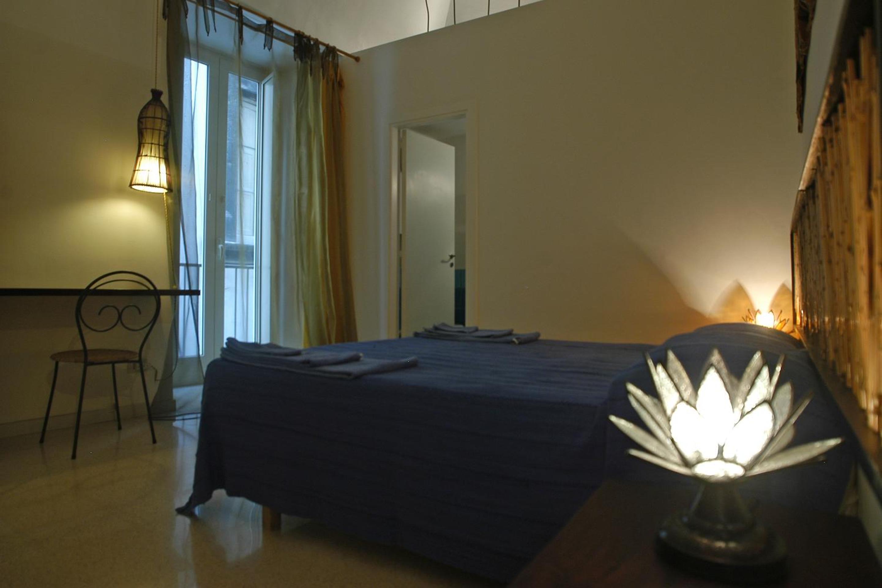 diLetto a Napoli en Naples — hotel room