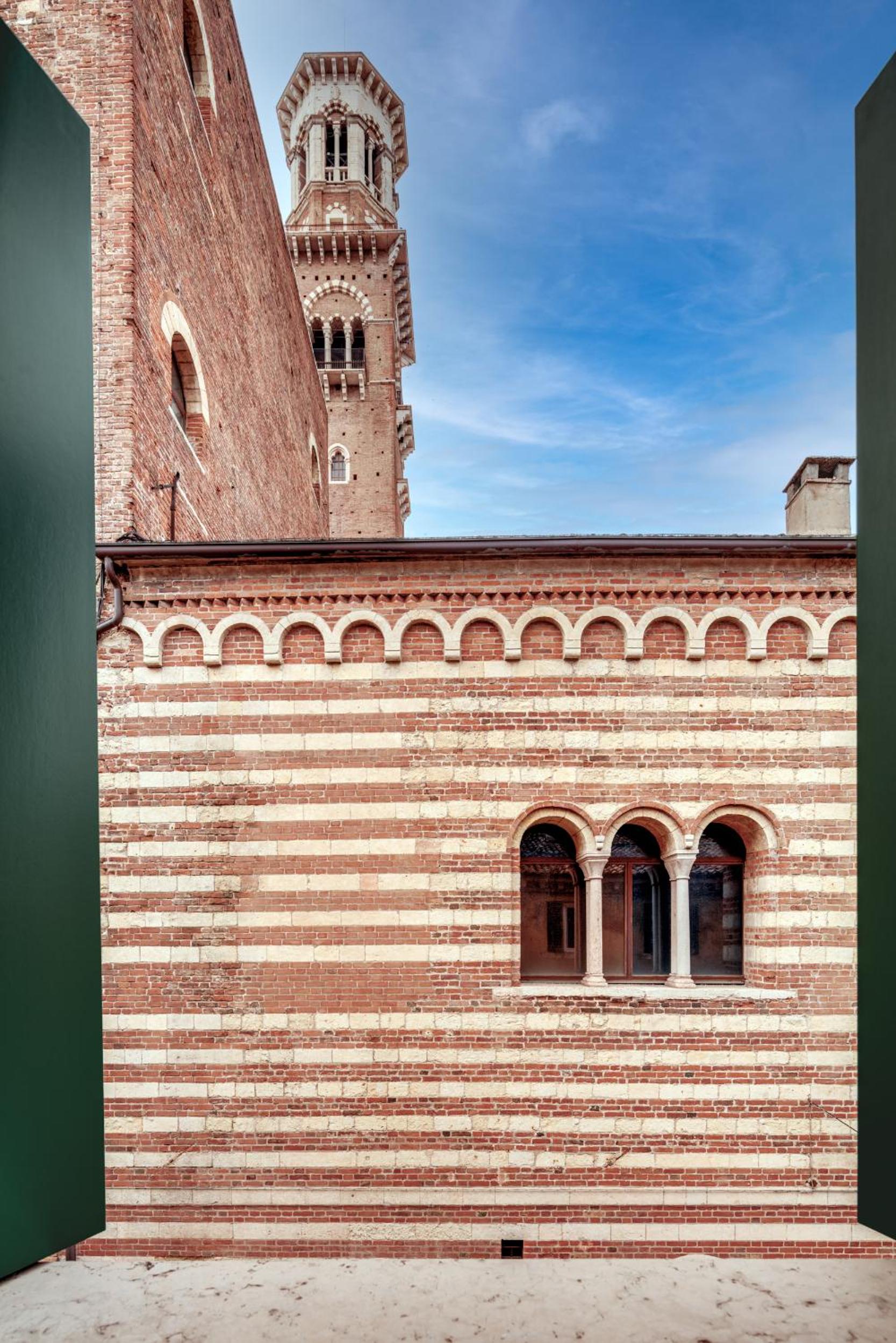 Hotel Forum Suites - Image 1