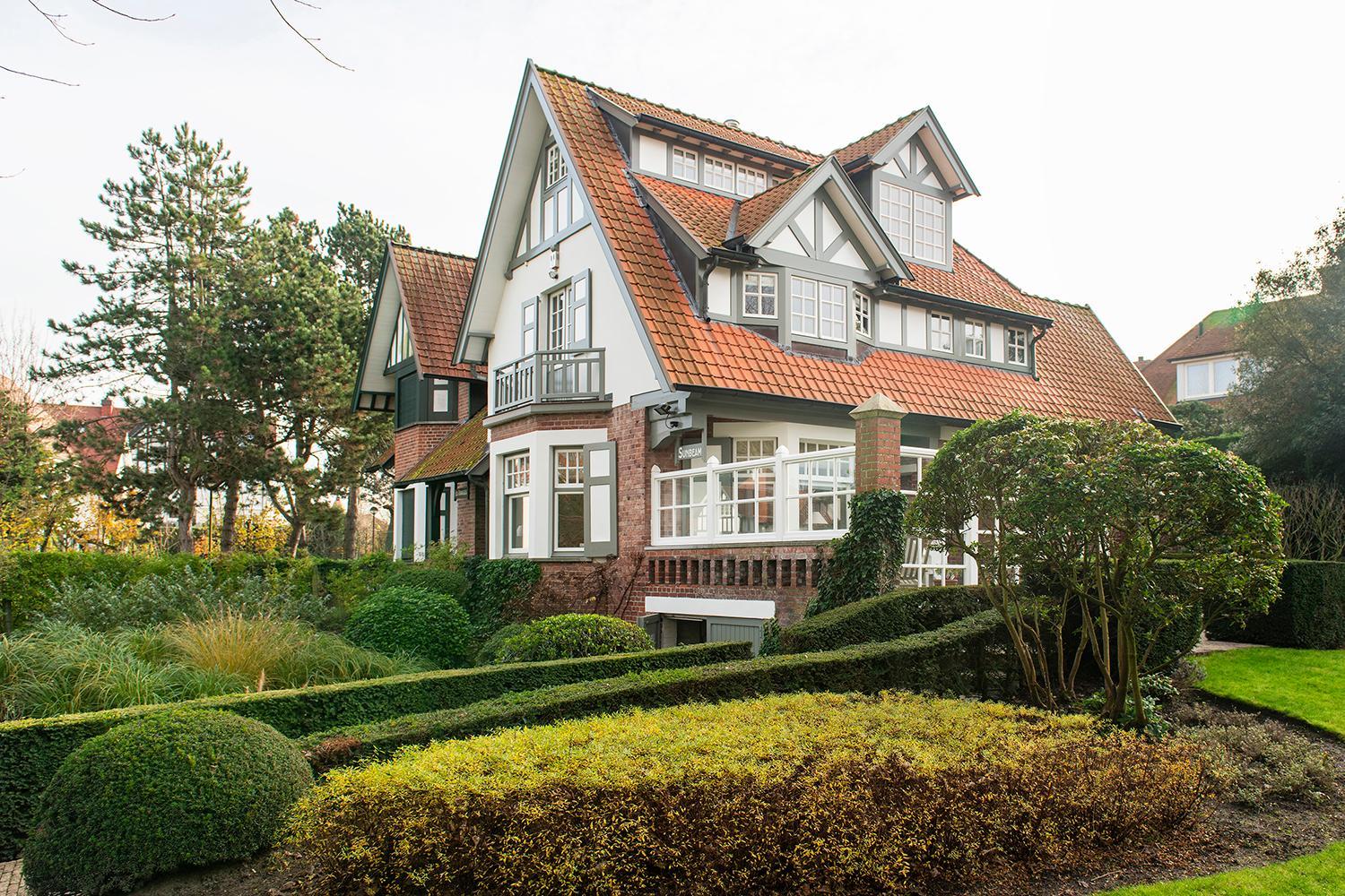 Sunbeam family house at seaside