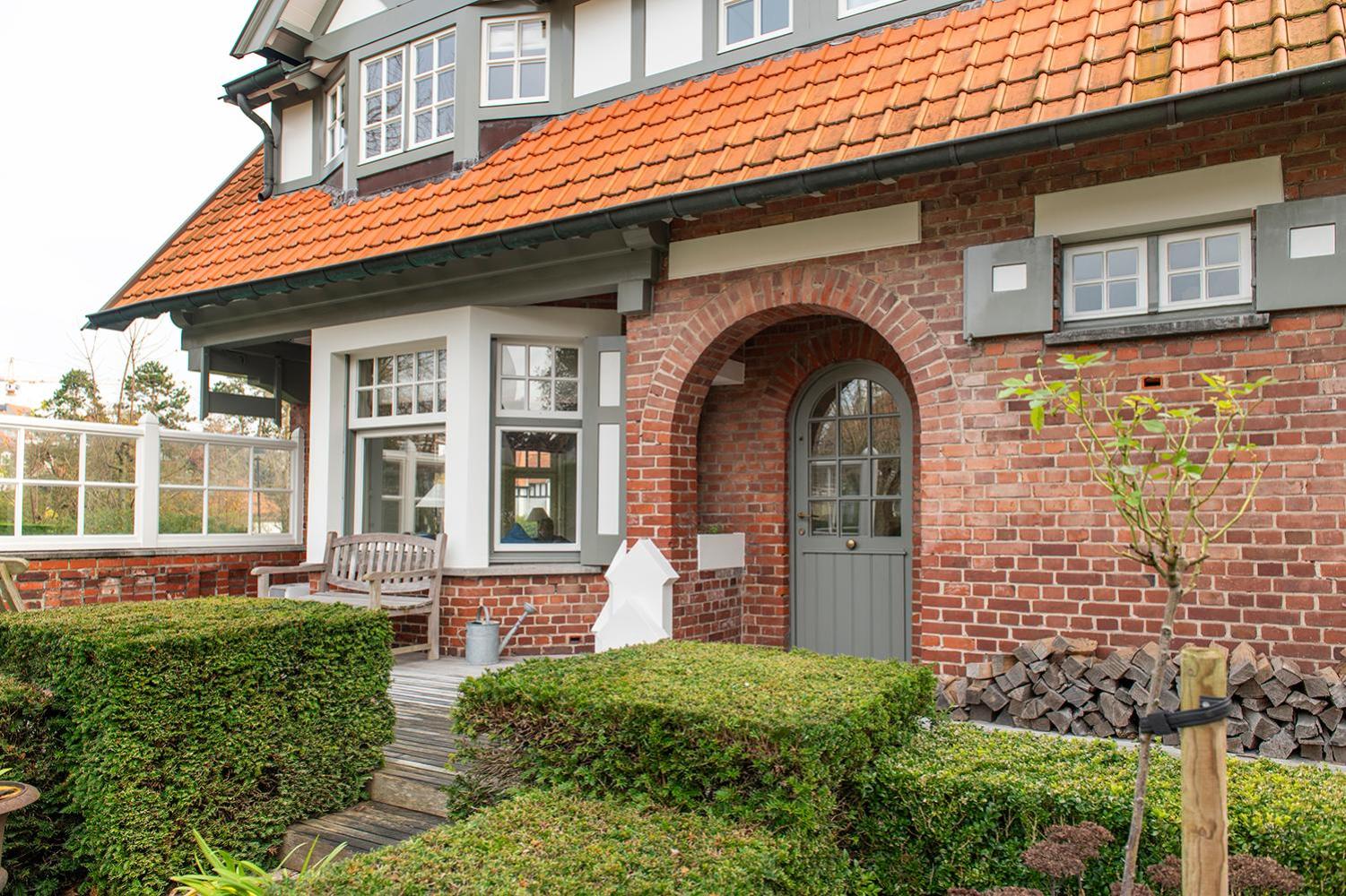 Sunbeam family house at seaside