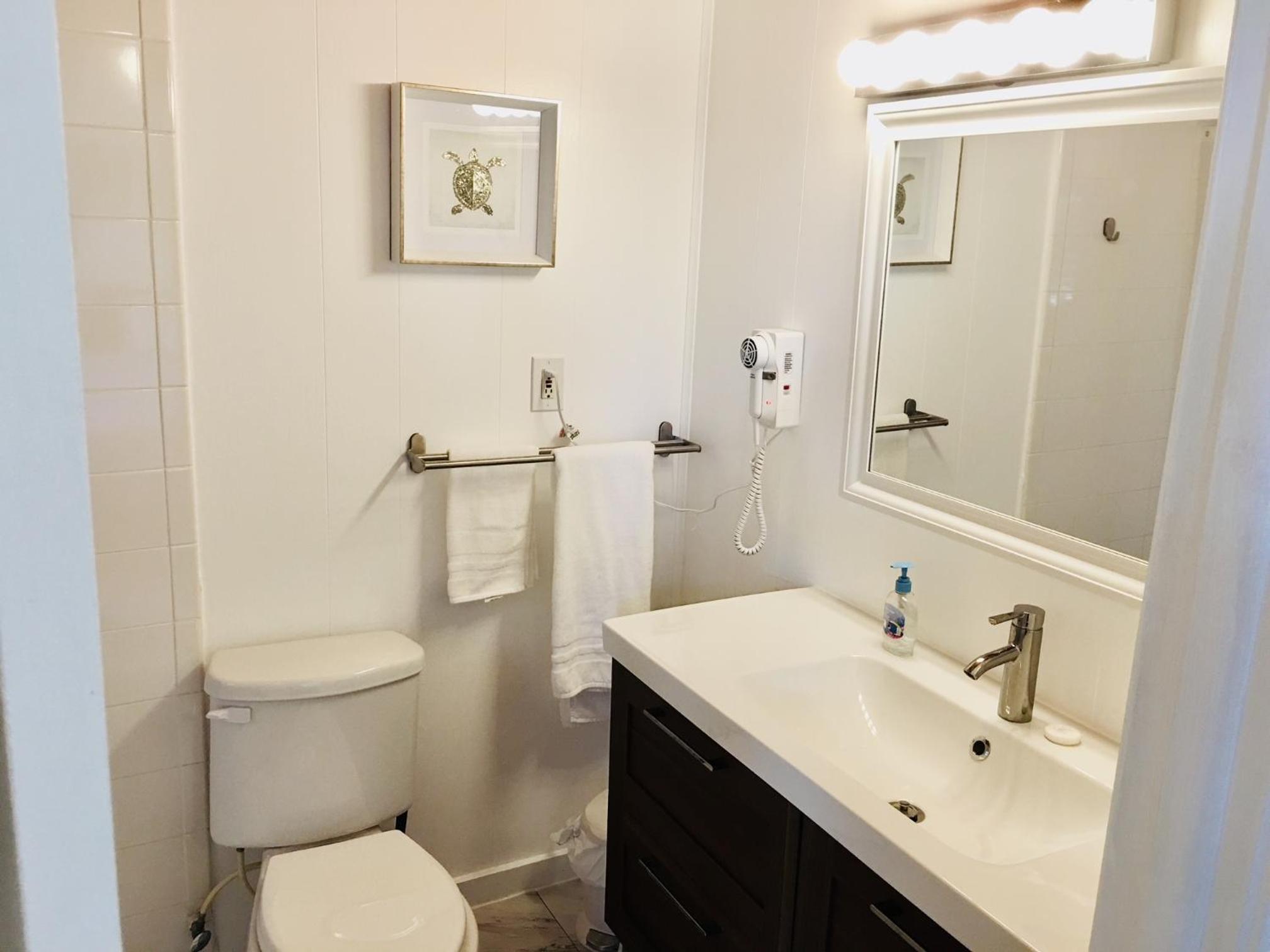 Bimini Seaside Villas - Green Cottage with Bay/Marina View