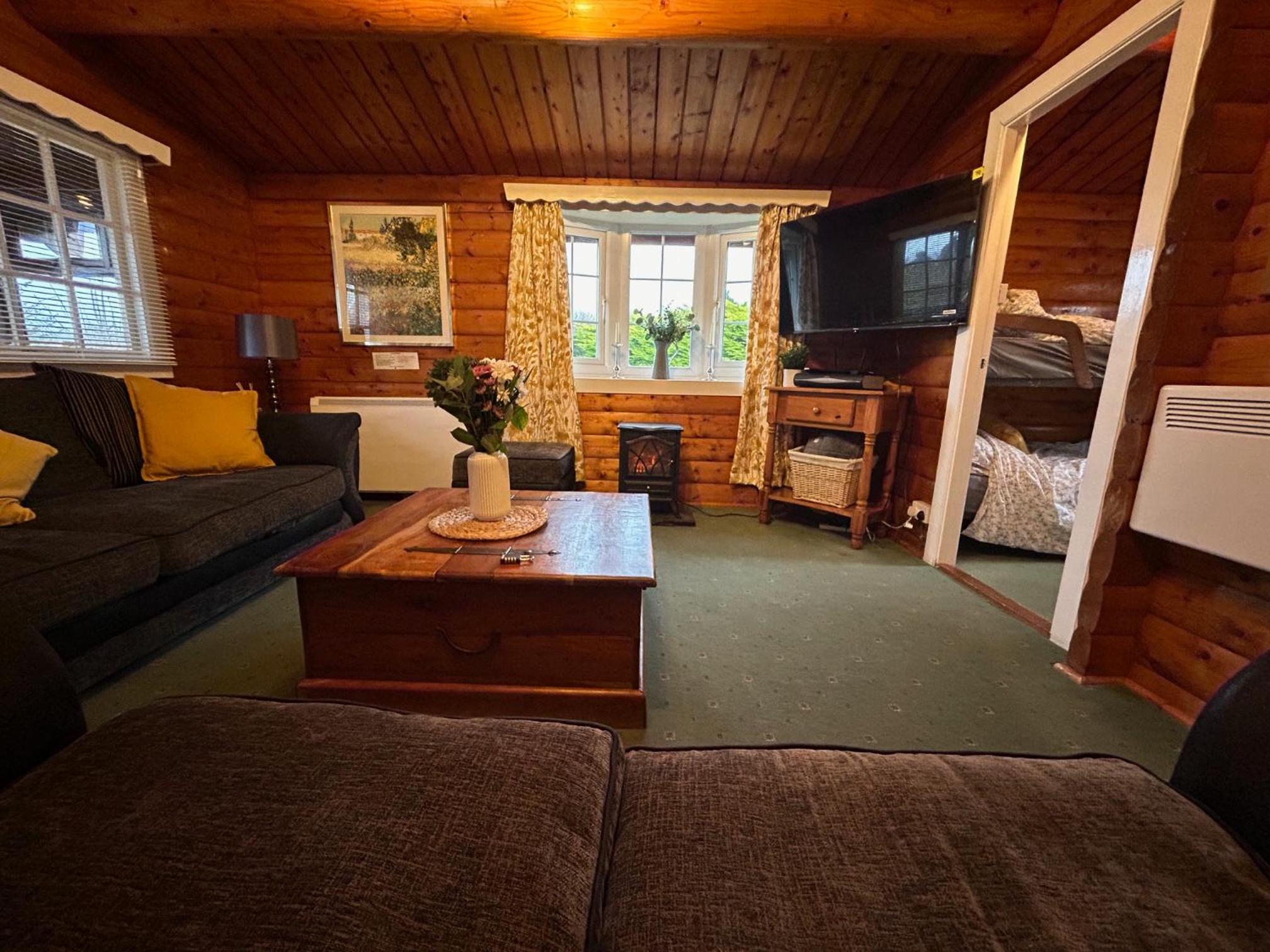 Cosy Log Cabin Snowdonia Eryri view 4