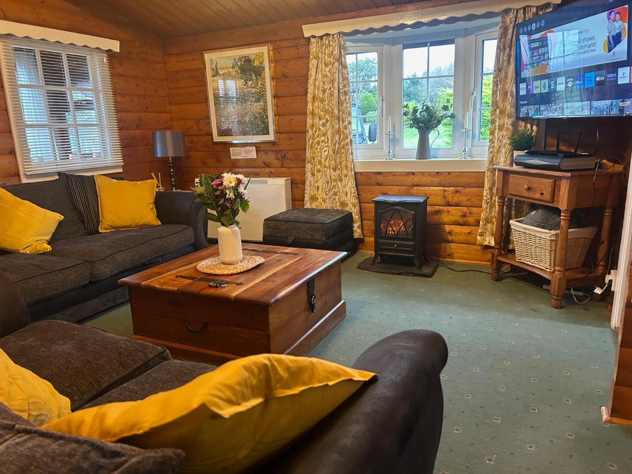 Cosy Log Cabin Snowdonia Eryri view 2