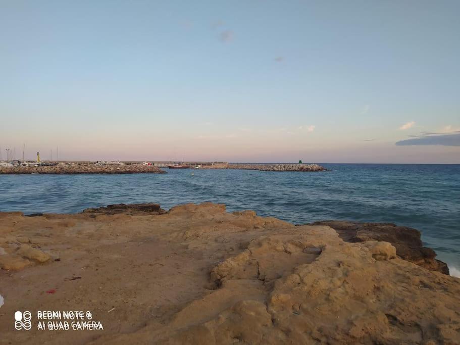 Apart frente al Mar Mediterraneo
