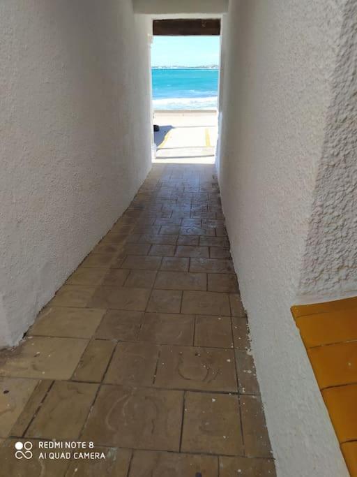 Apart frente al Mar Mediterraneo