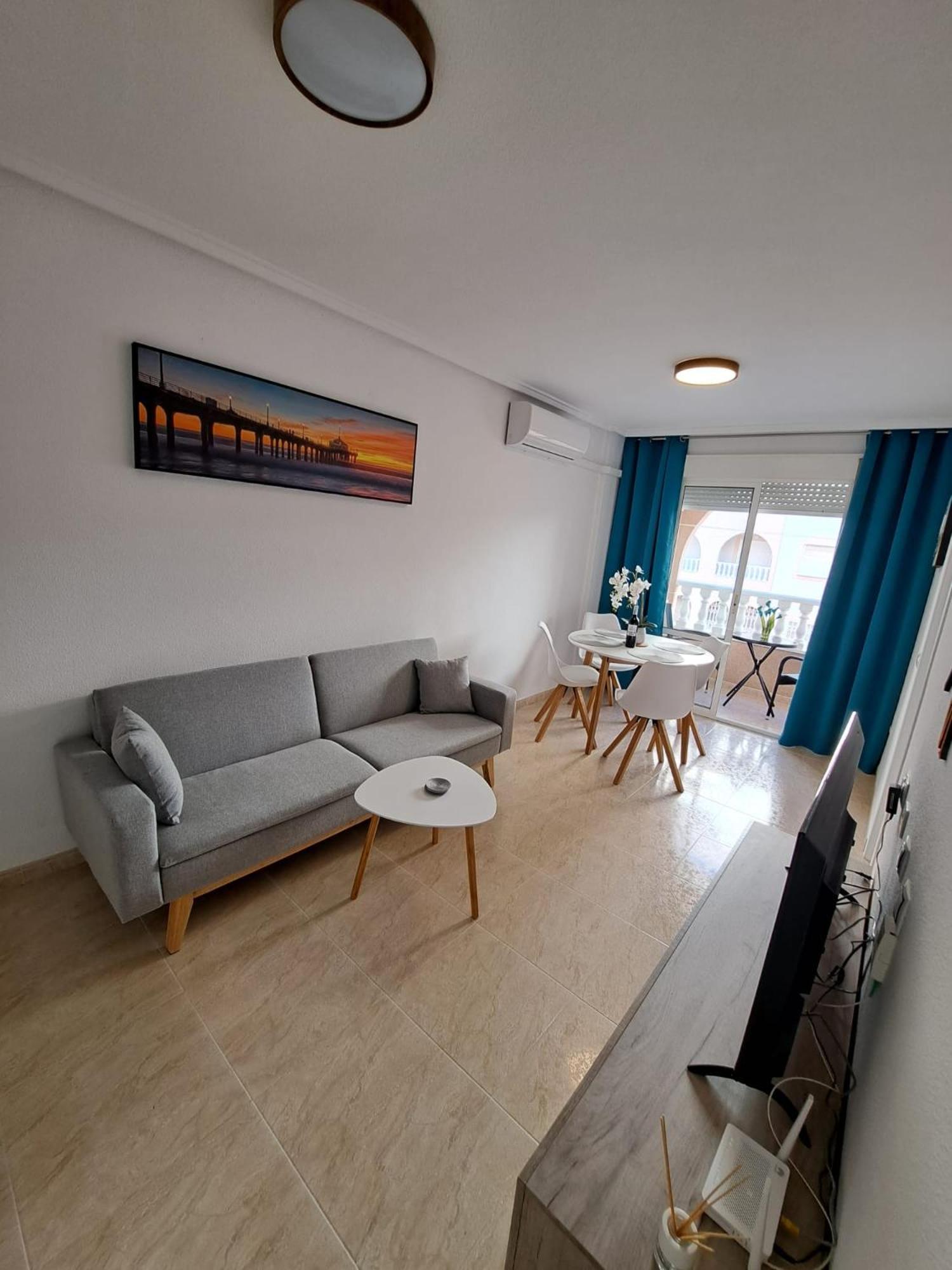 Modern 2 bedroom apartment in the center of Torrevieja view 3