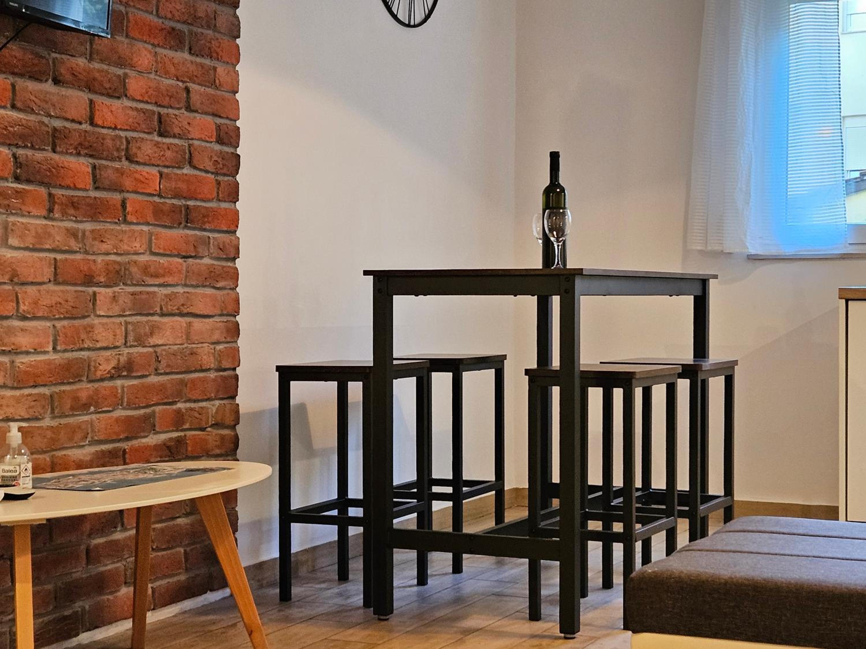 Deluxe Apartment near the Bridge