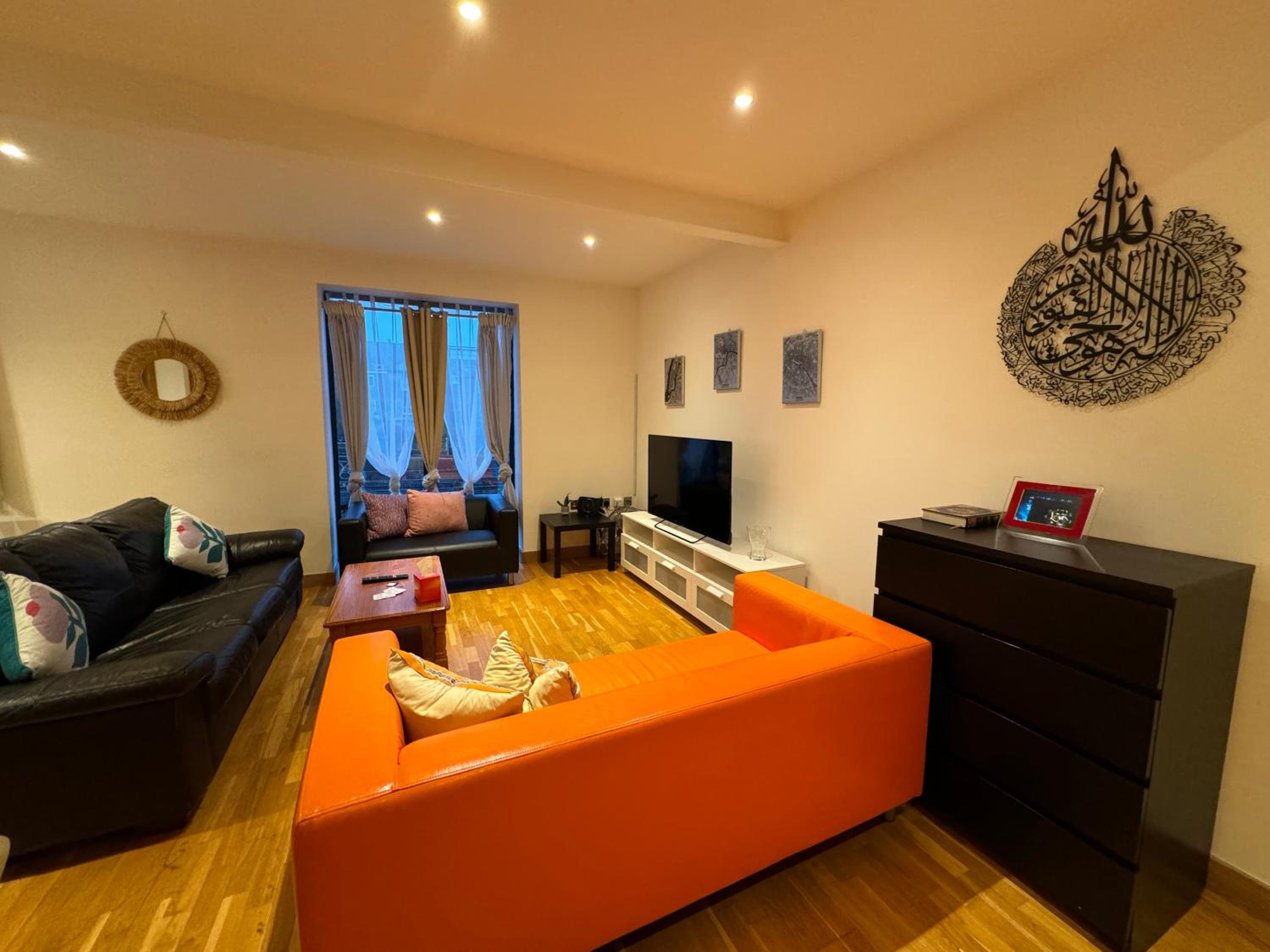 The Noko 2 Bedroom Apartment Central London by Wild London view 4