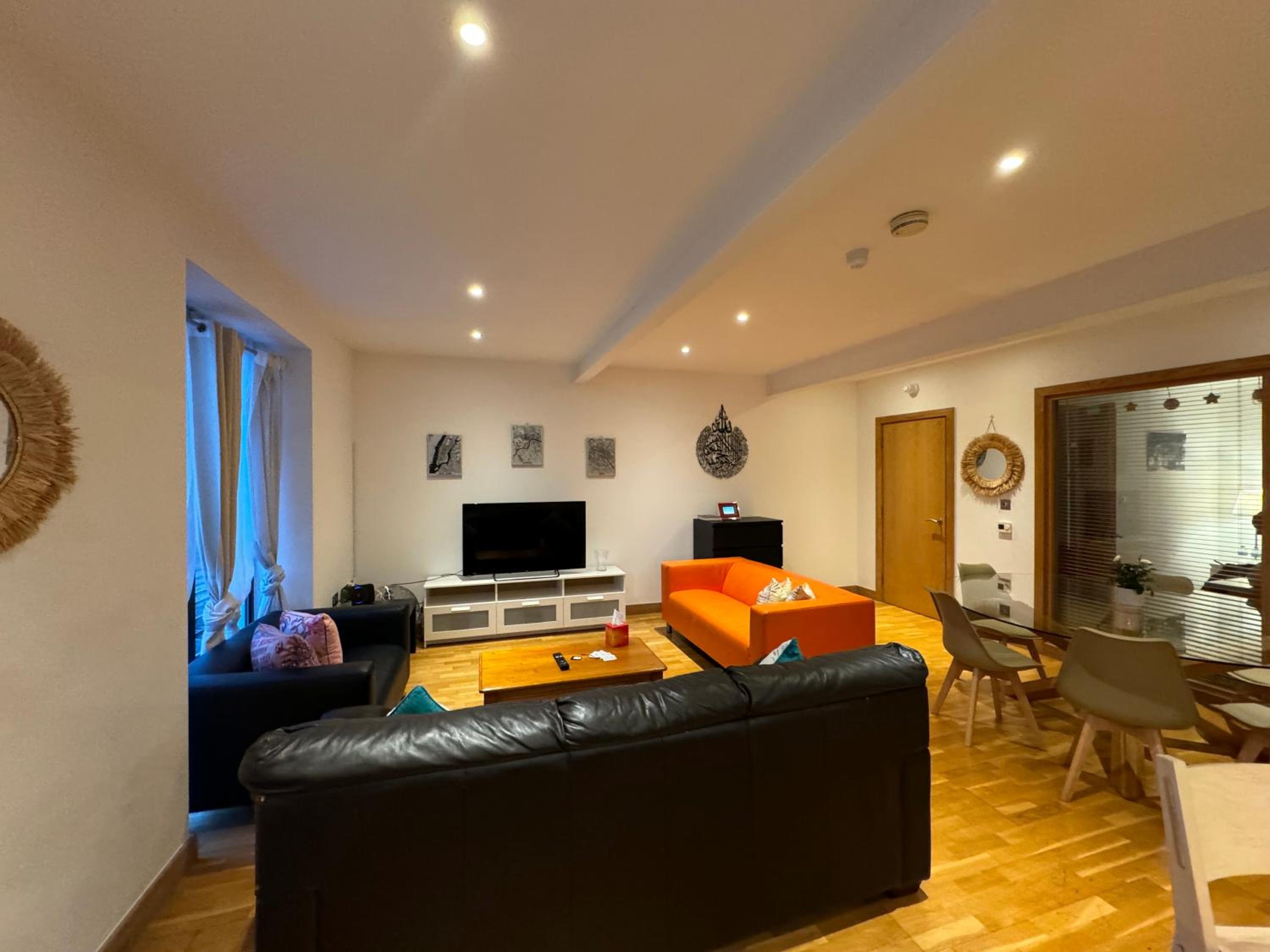 The Noko 2 Bedroom Apartment Central London by Wild London view 5