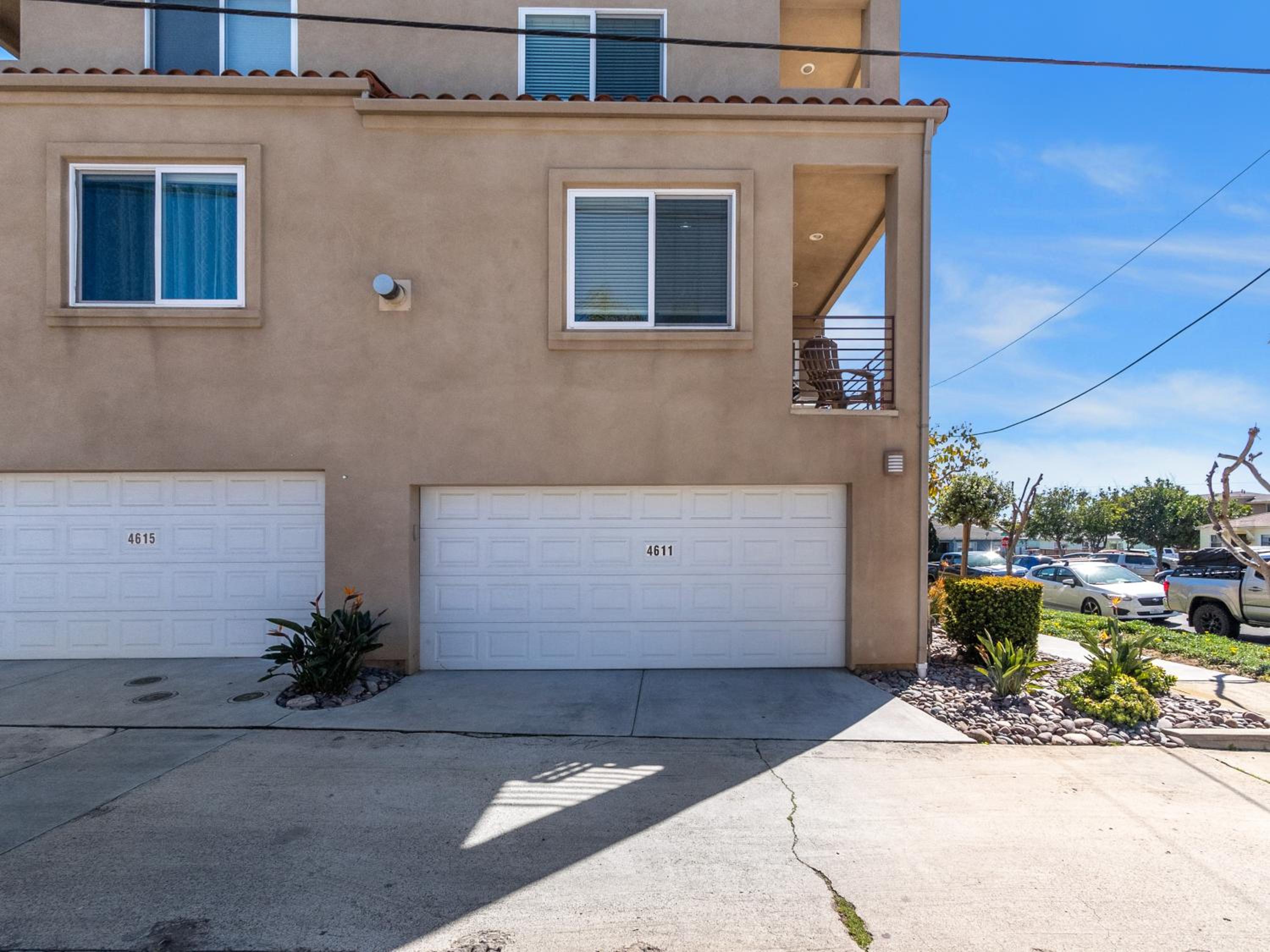 Pacific Beach Paradise - Near the Beach w AC, Garage, Fast Wifi & Private Patio! view 4