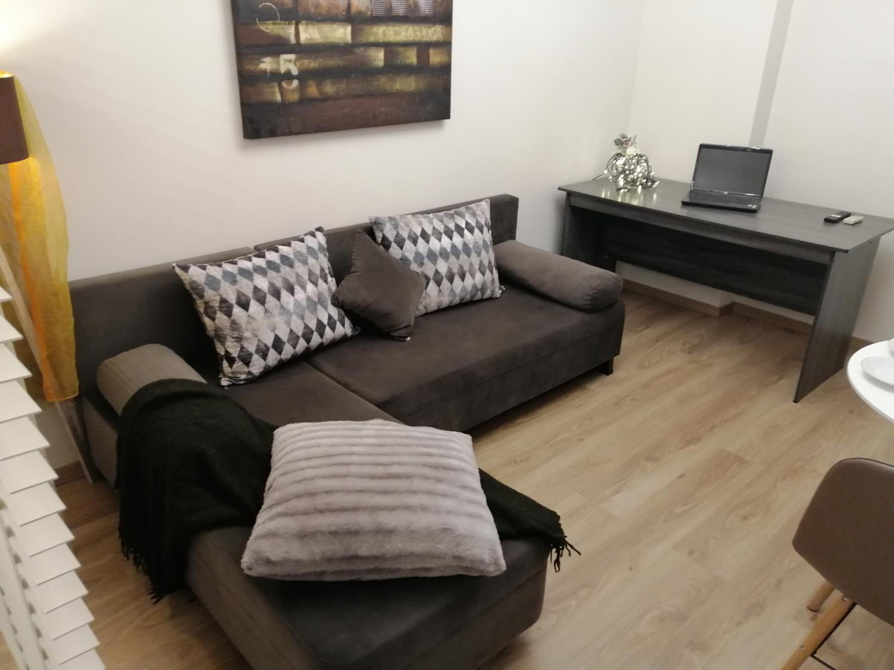 Central suite on Clock Square D1