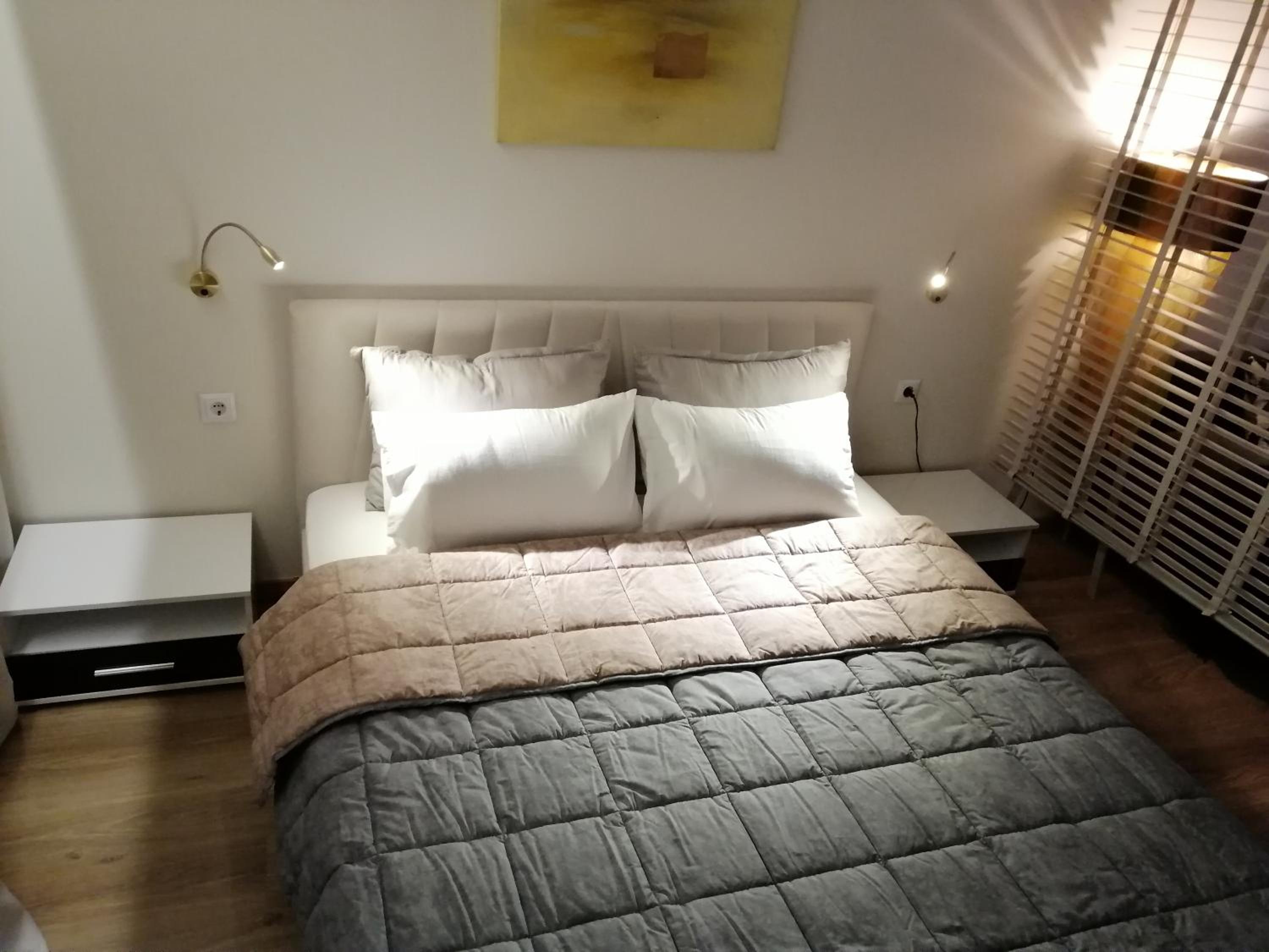 Central suite on Clock Square D1
