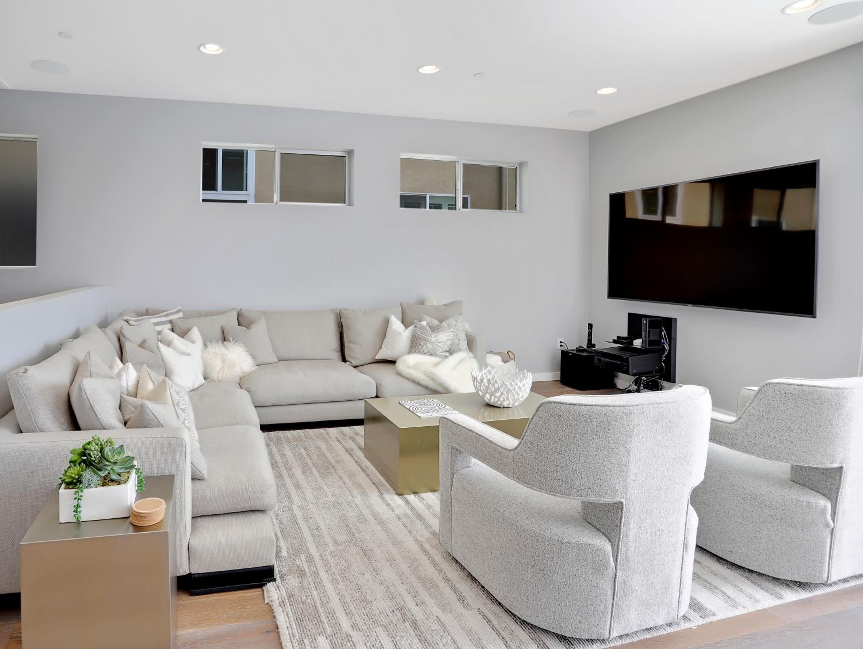 Haines Luxury Dream Home - Bay Views, Rooftop, Fire Pit & AC view 2