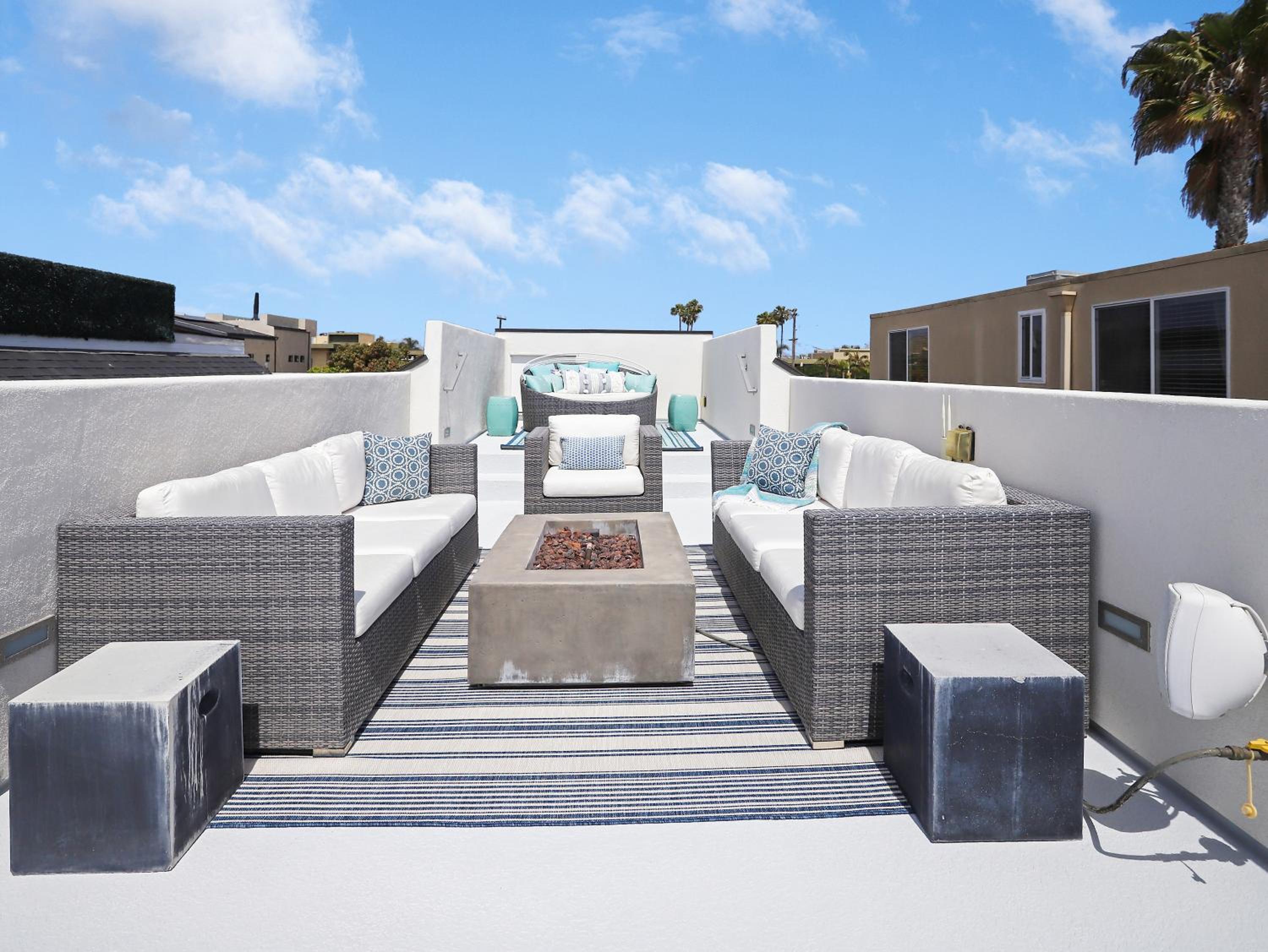 Haines Luxury Dream Home - Bay Views, Rooftop, Fire Pit & AC view 3