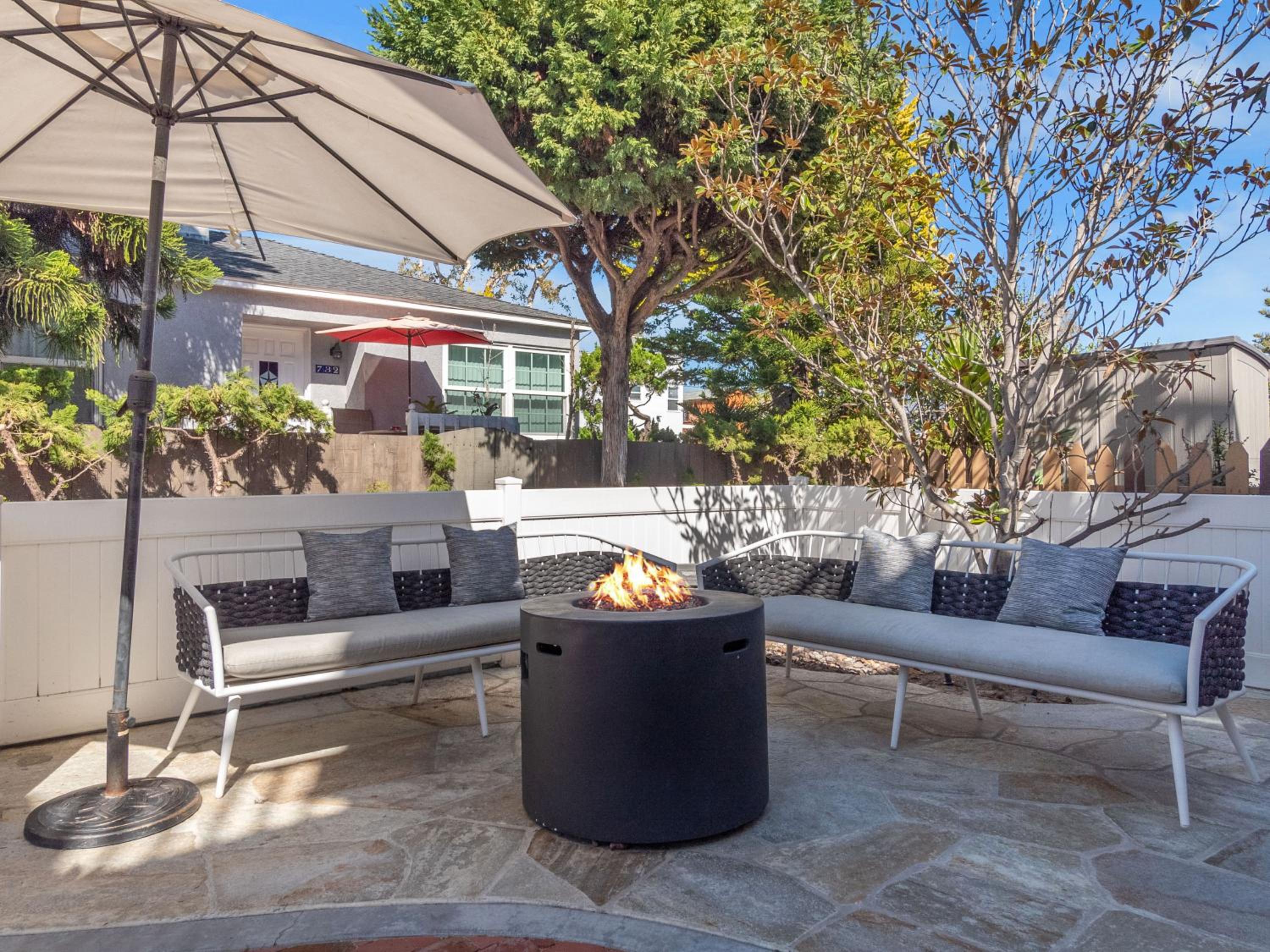 Kennebeck Oasis - Private Patio, Steps 2 Sand & AC view 3