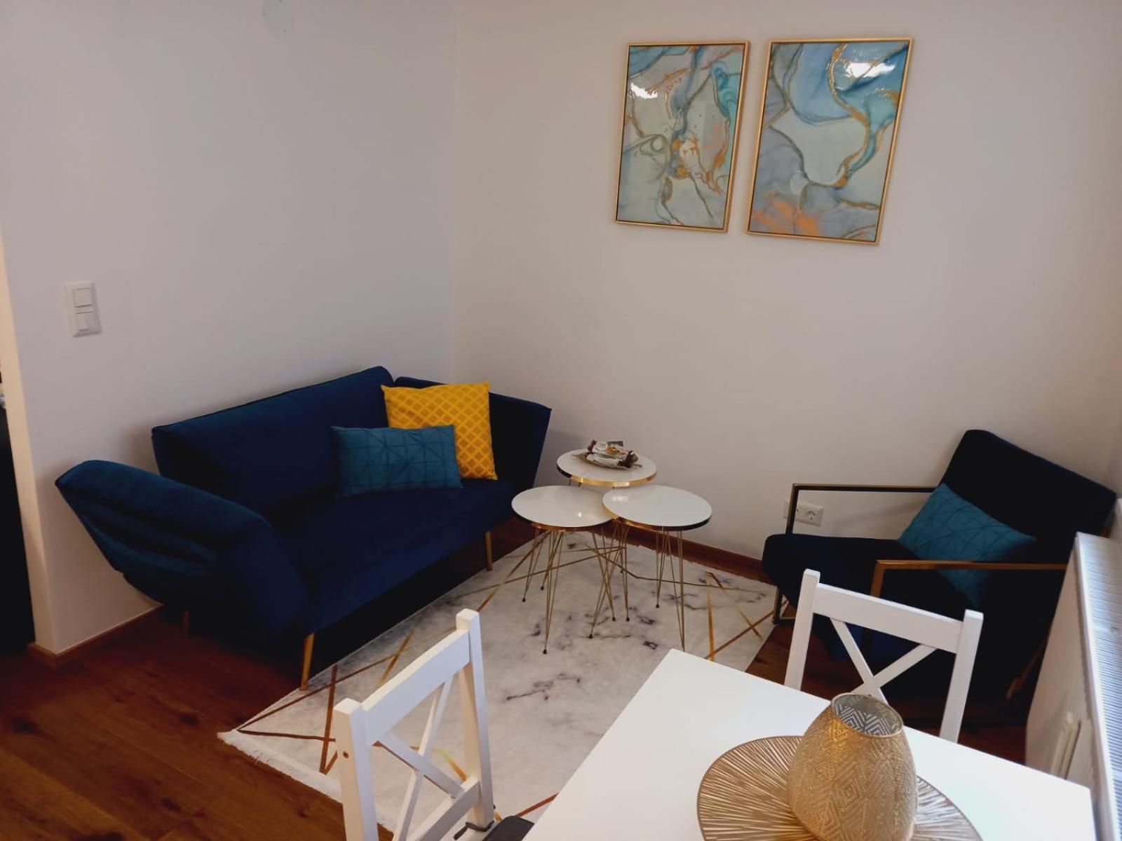 Lauro Apartment