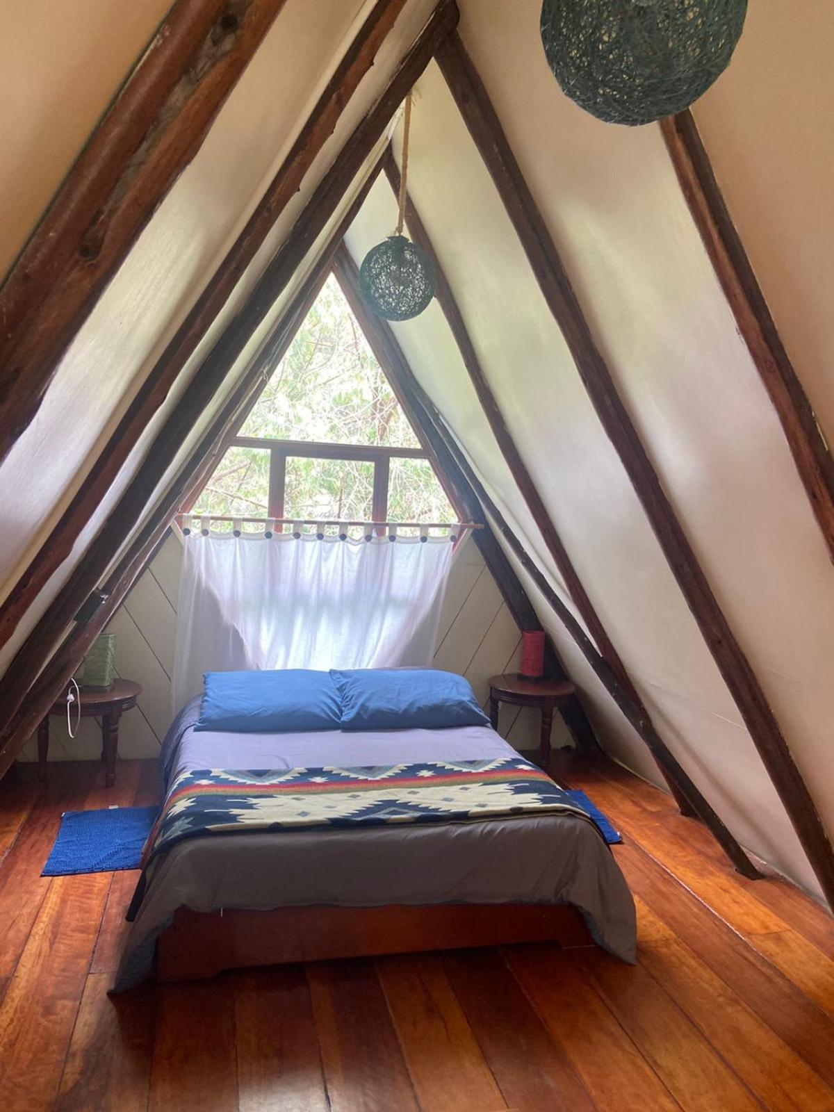 The lookout Hideaway cabin