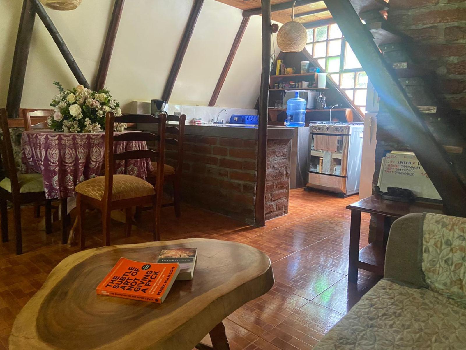 The lookout Hideaway cabin