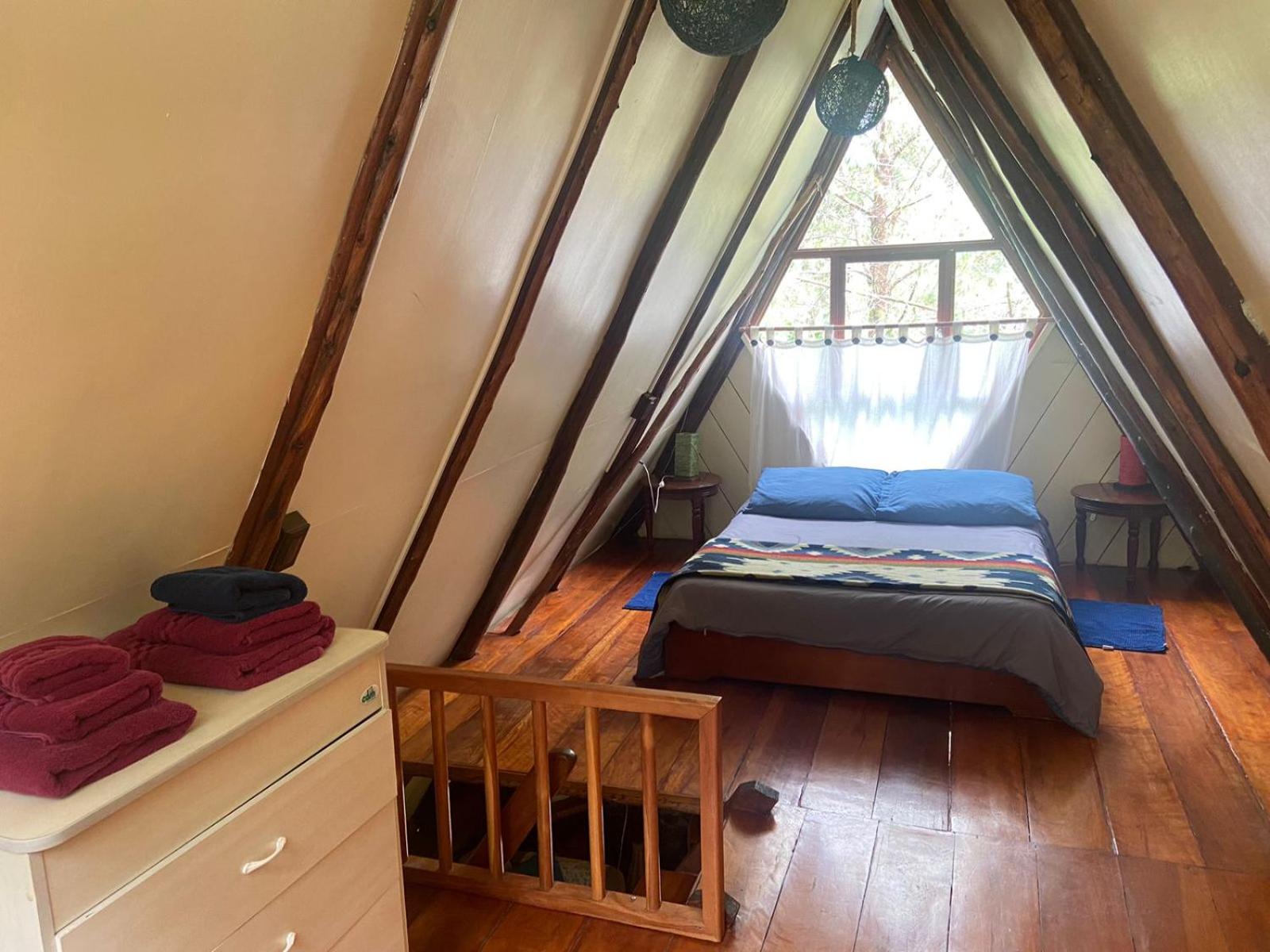 The lookout Hideaway cabin