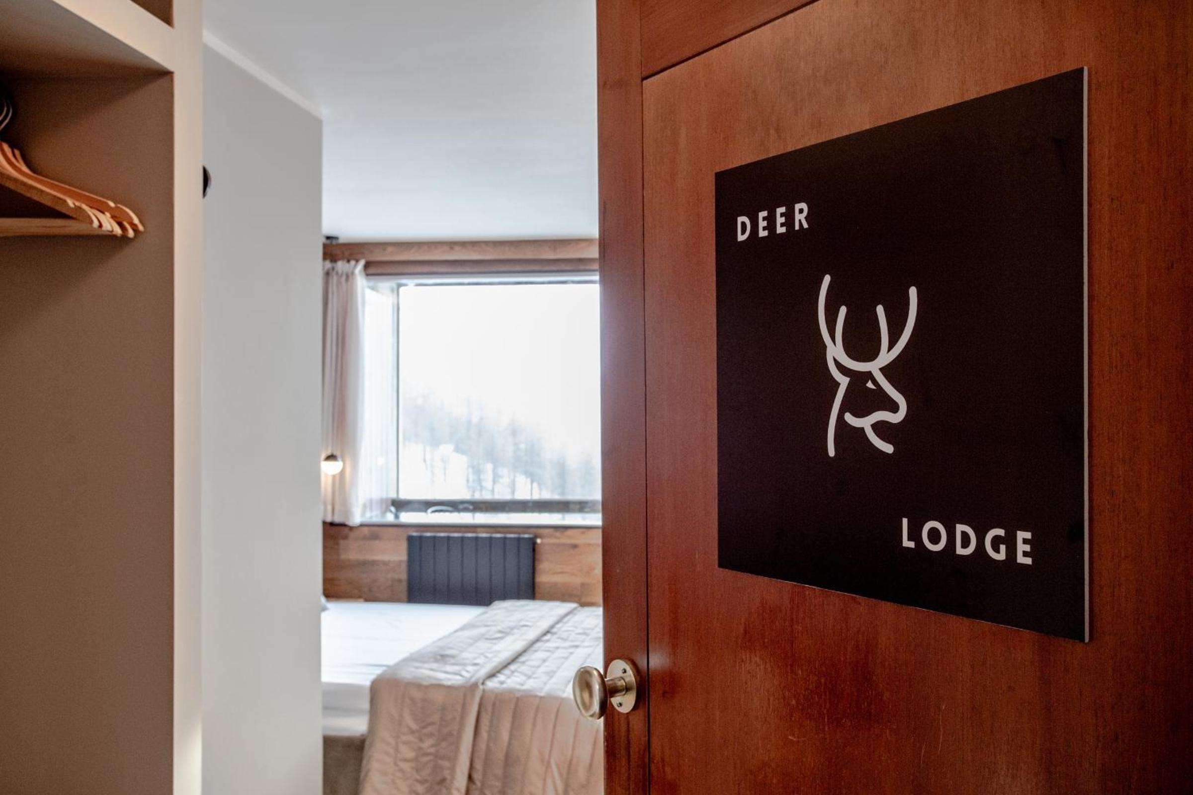 DEER LODGE Mountain view apartment with ski-in access