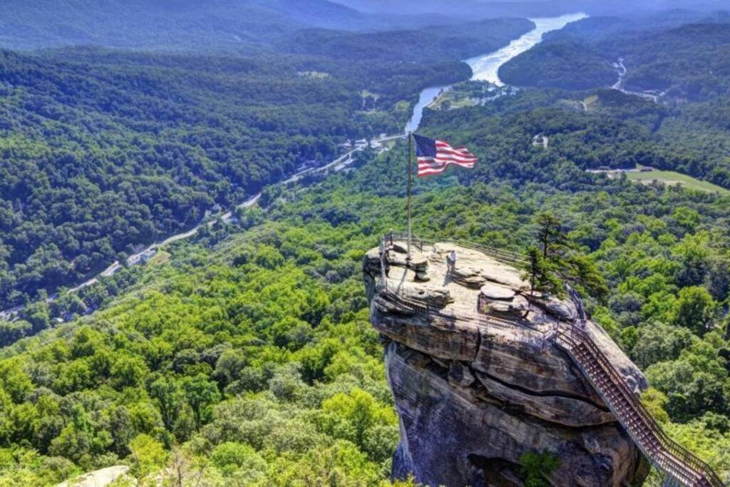 Charming Lake Lure Studio at Rumbling Bald Resort! view 4