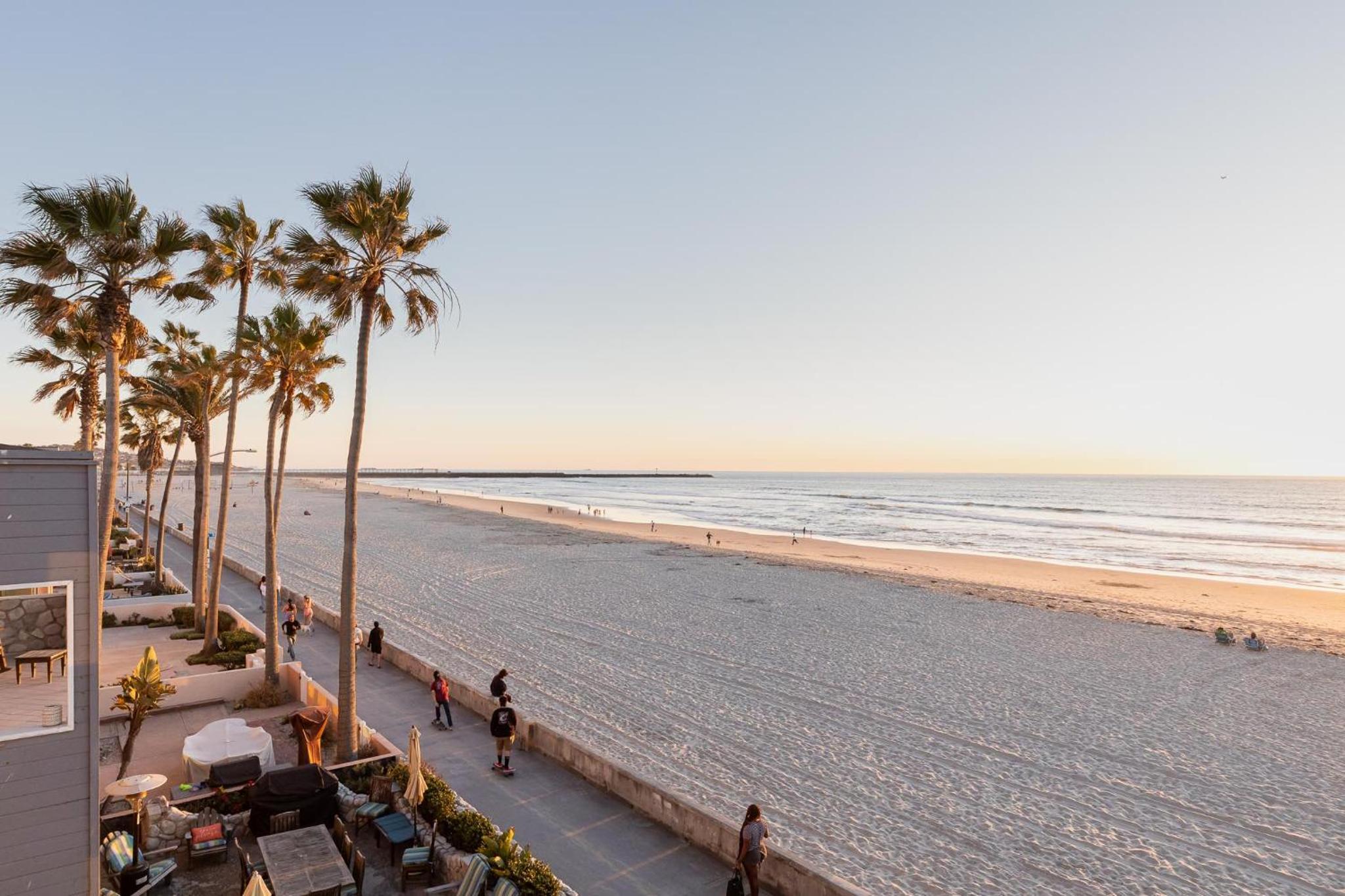 Oceanfront, two-level condo with stunning view, decks, fast WiFi & fireplace view 5